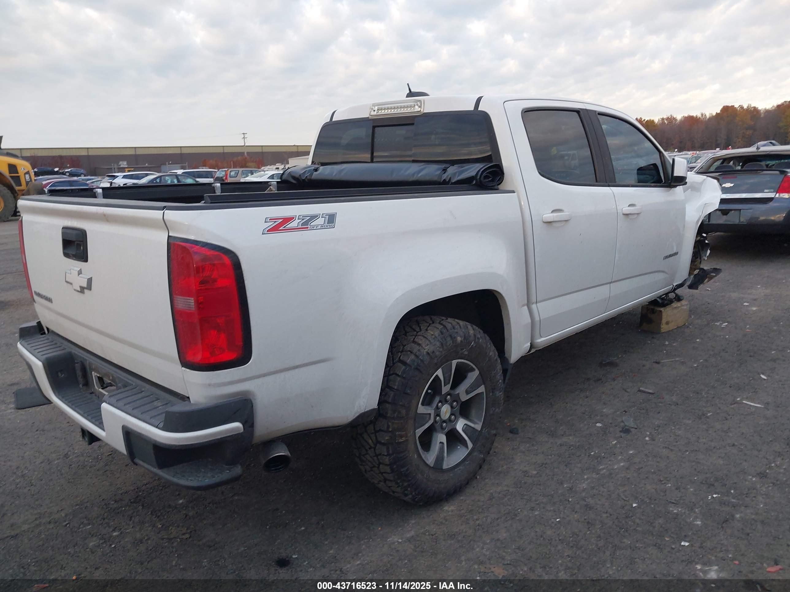 CHEVROLET COLORADO image 4