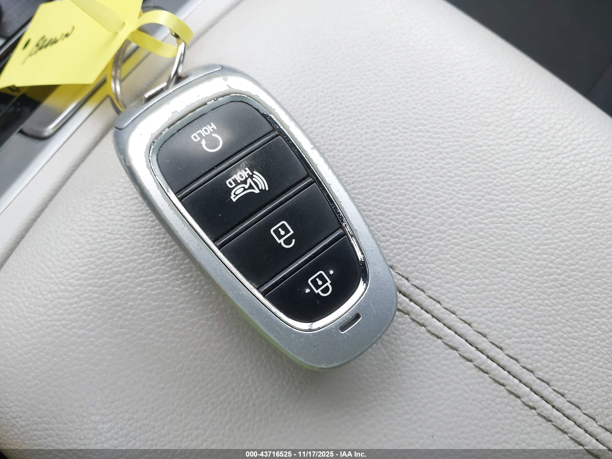 HYUNDAI TUCSON image 11