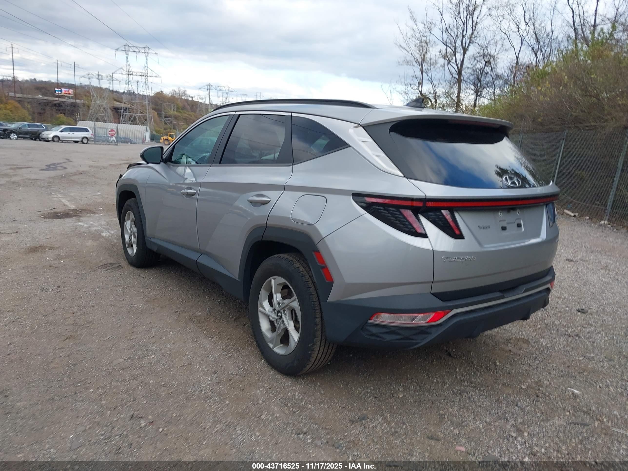 HYUNDAI TUCSON image 3