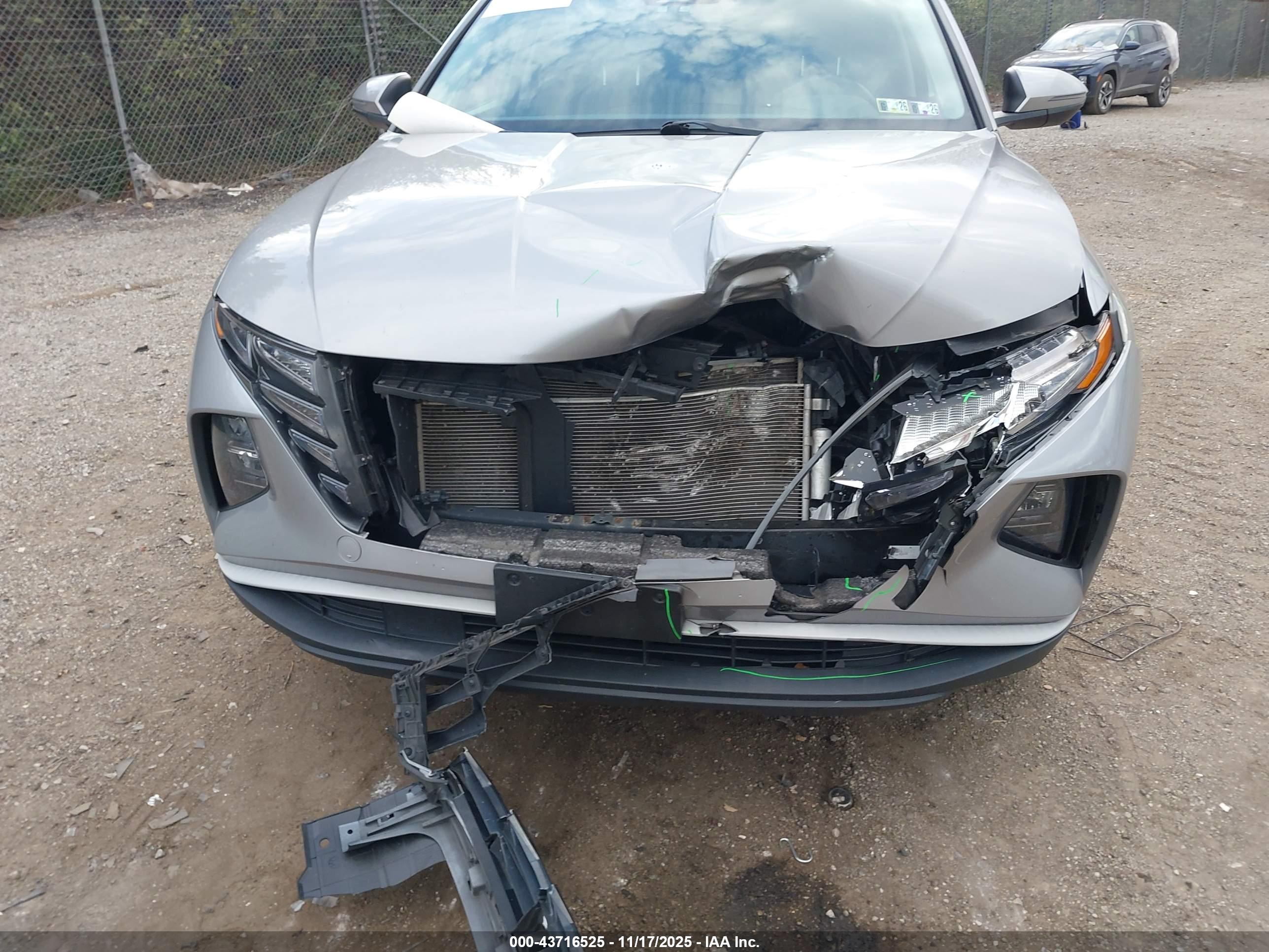 HYUNDAI TUCSON image 6