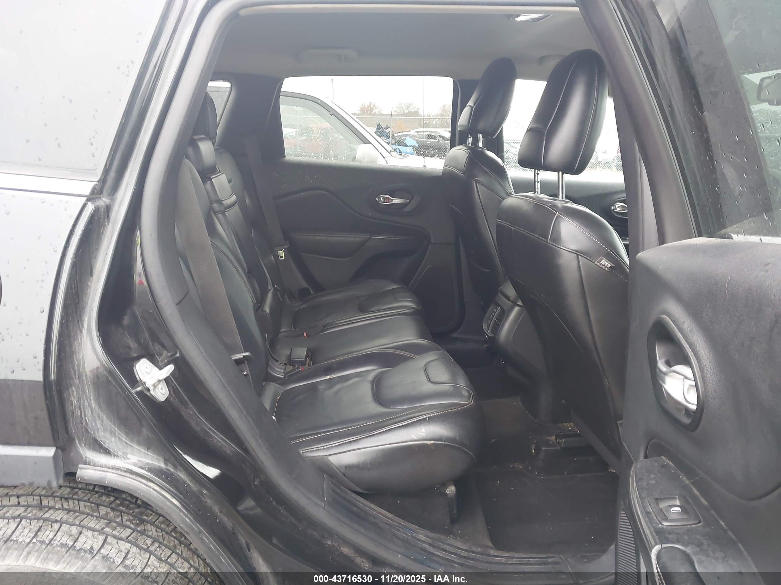 JEEP CHEROKEE image 8