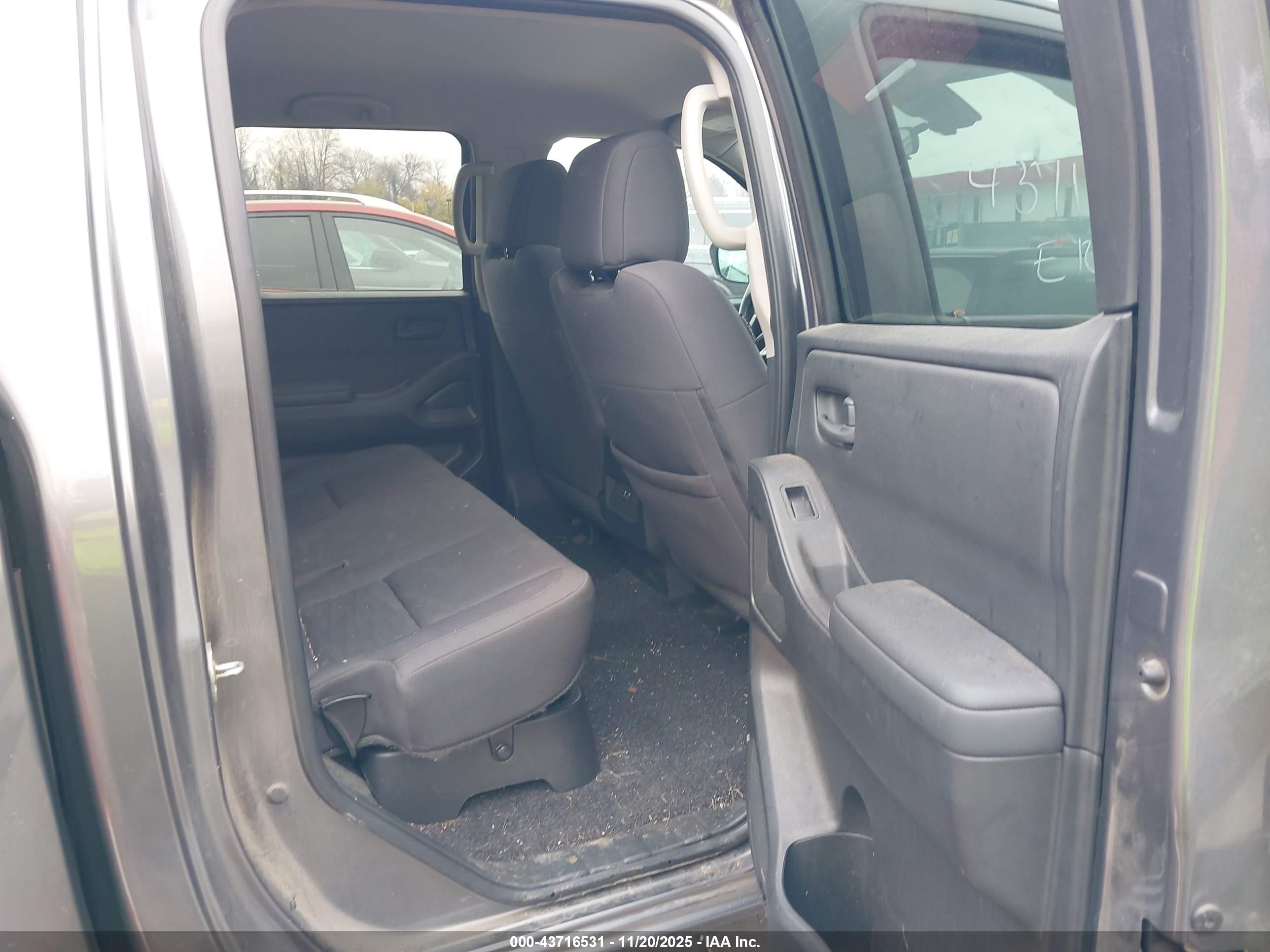 NISSAN FRONTIER image 8