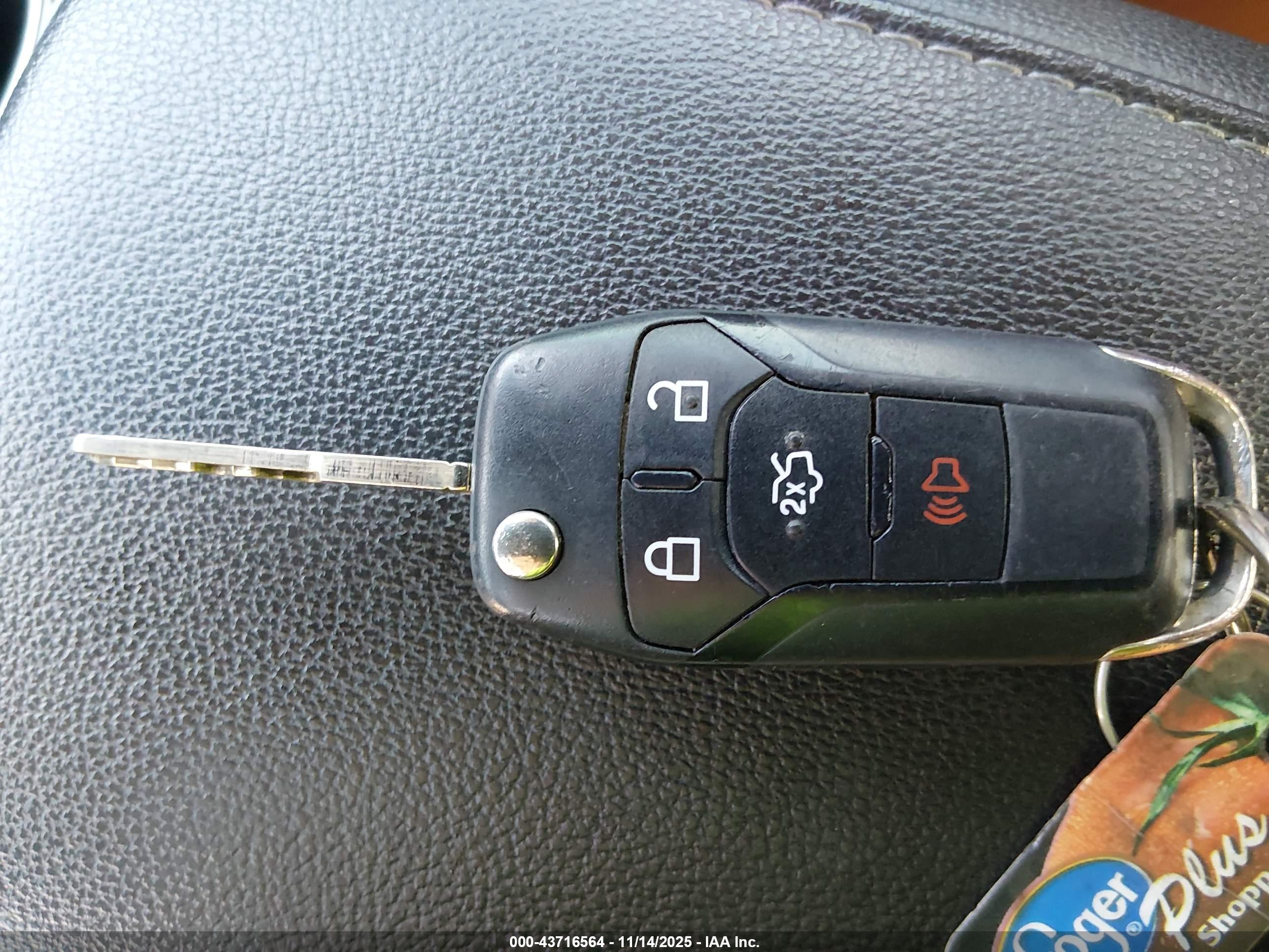 FORD FUSION image 11