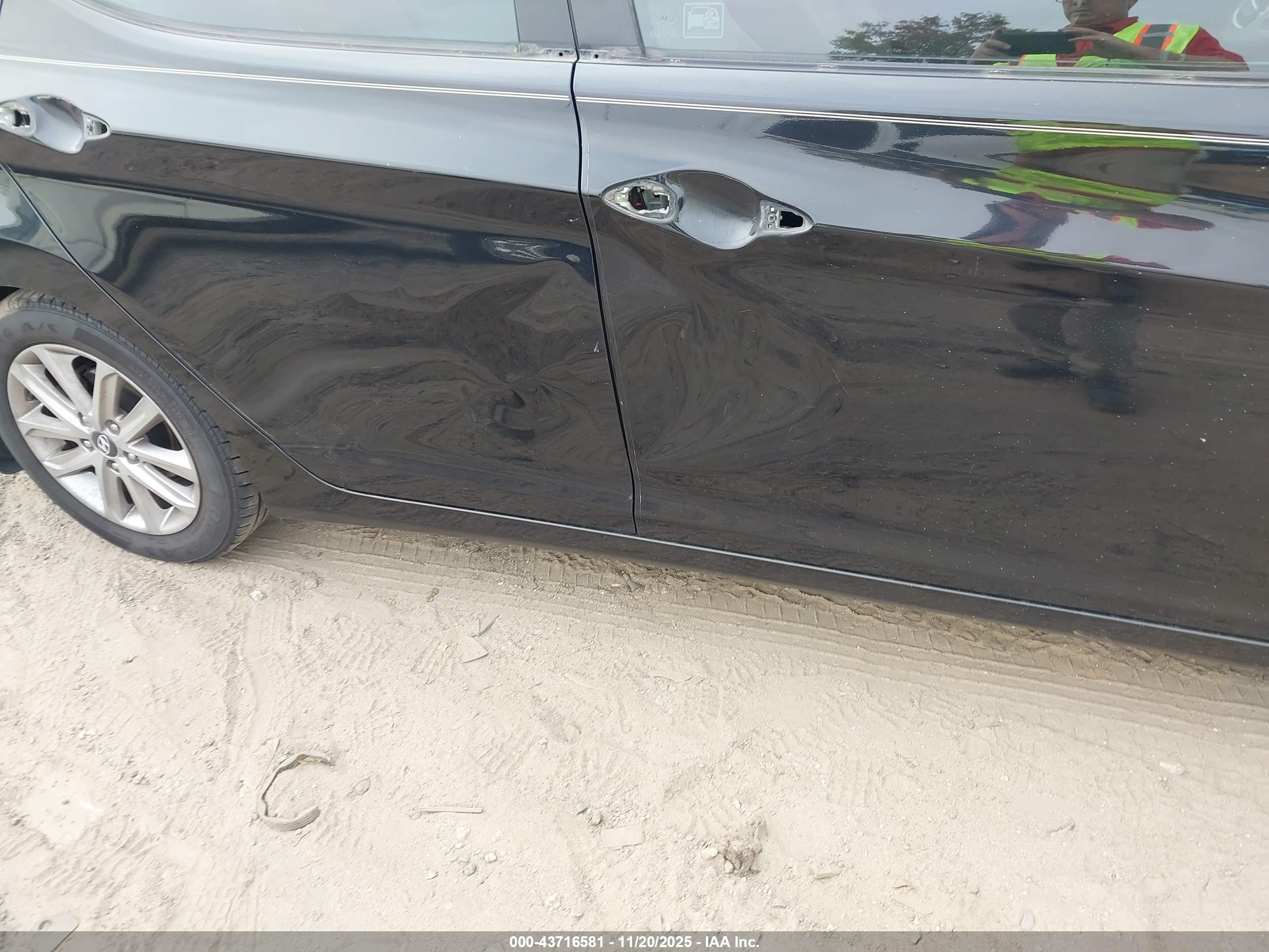 HYUNDAI ELANTRA image 6