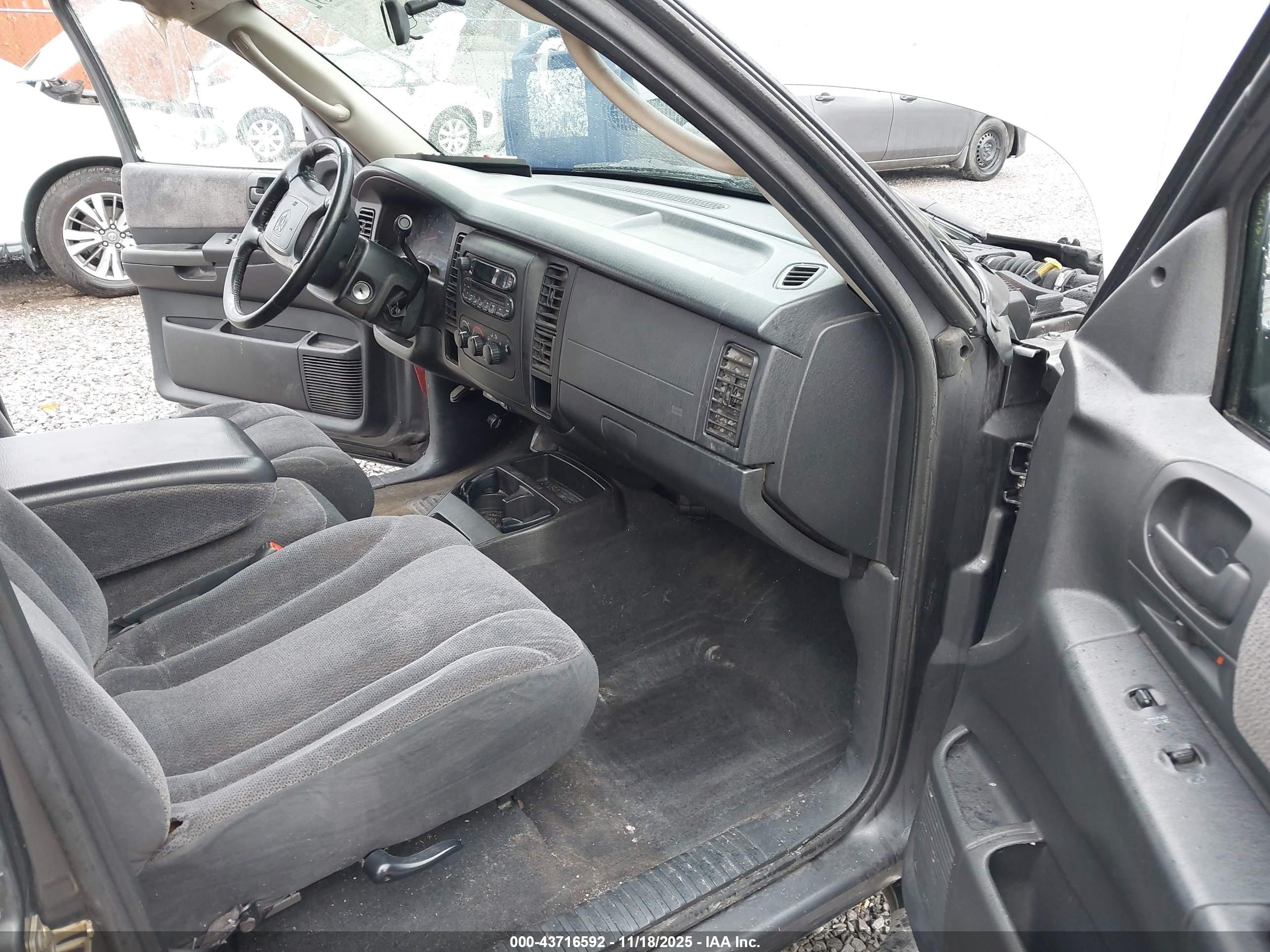 DODGE DAKOTA image 5