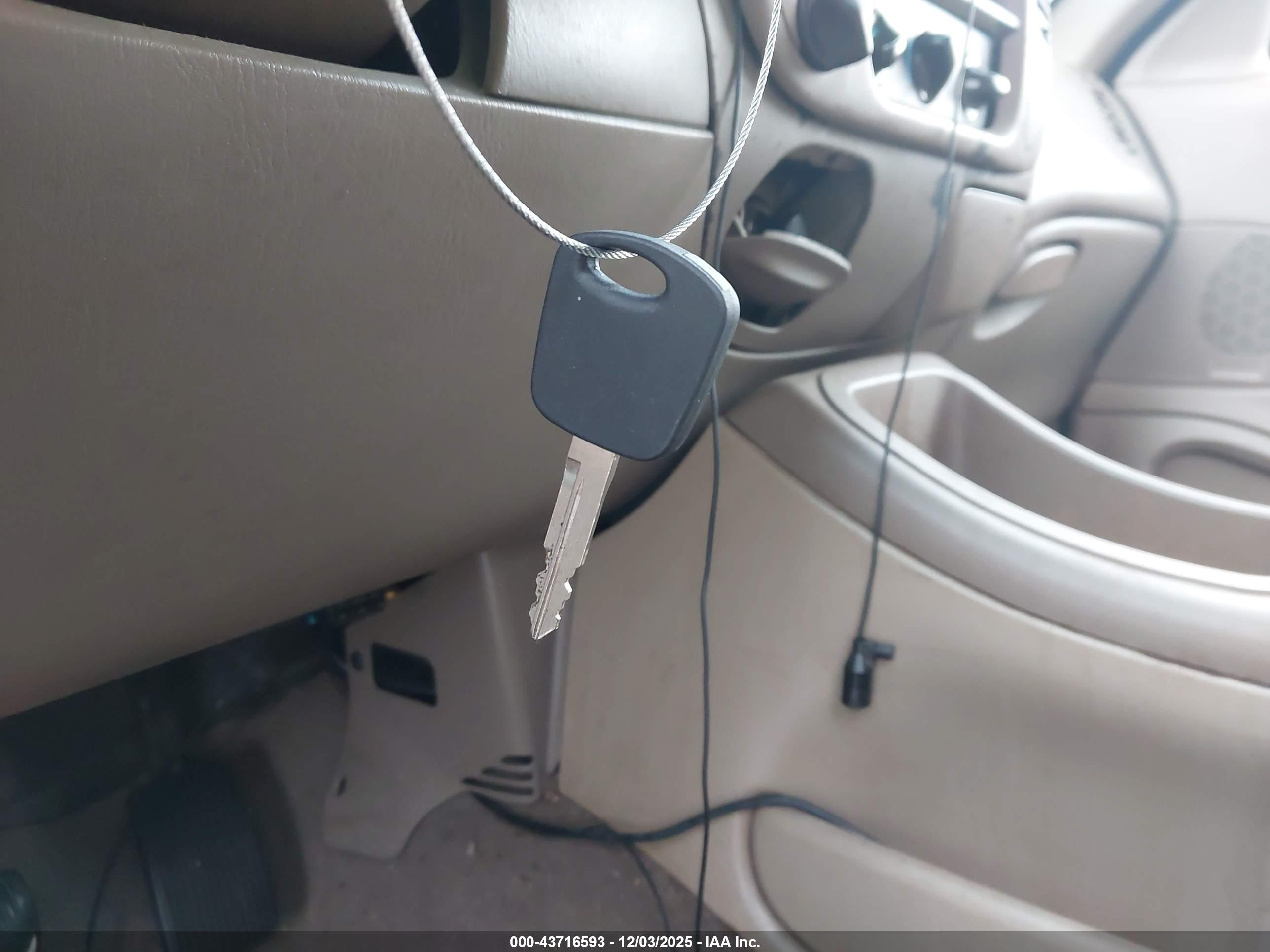 FORD EXPEDITION image 11