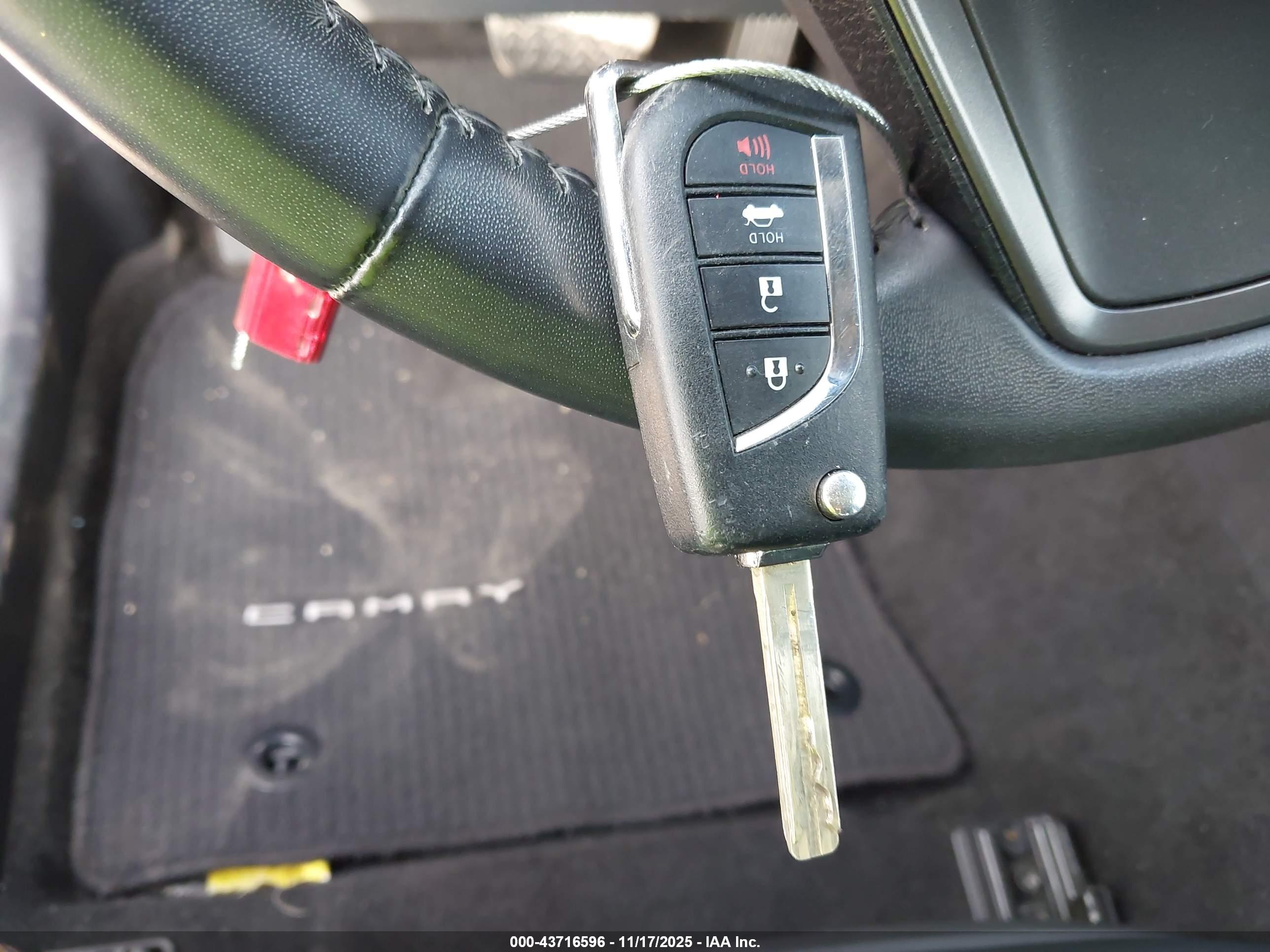 TOYOTA CAMRY image 11