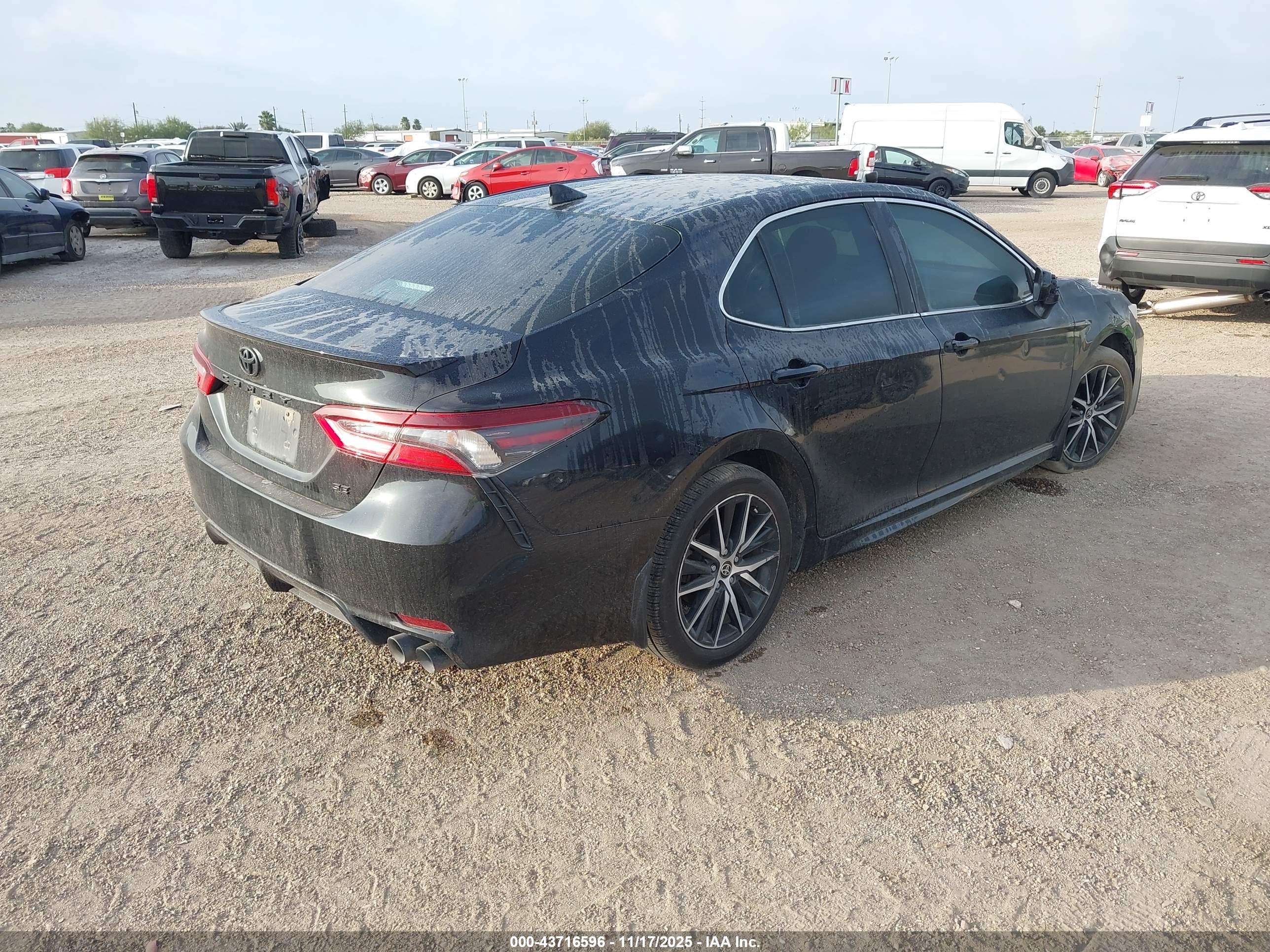 TOYOTA CAMRY image 4