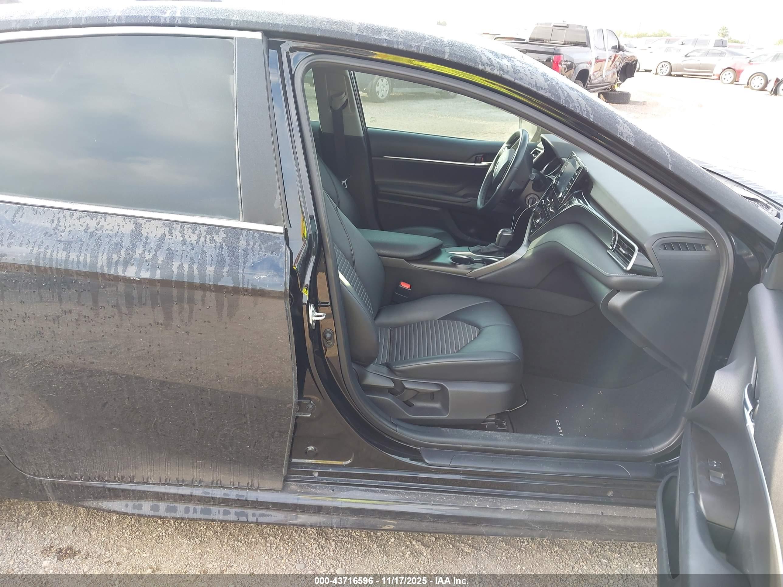 TOYOTA CAMRY image 5