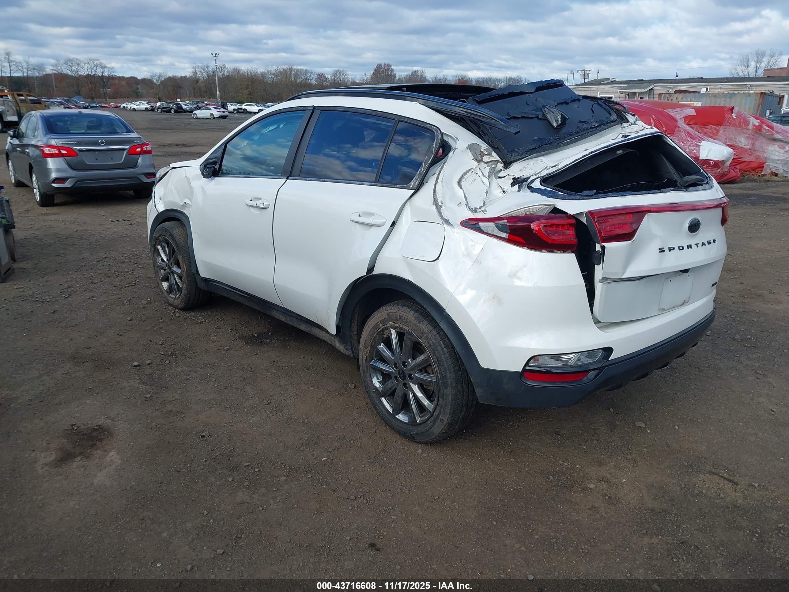 KIA SPORTAGE image 3