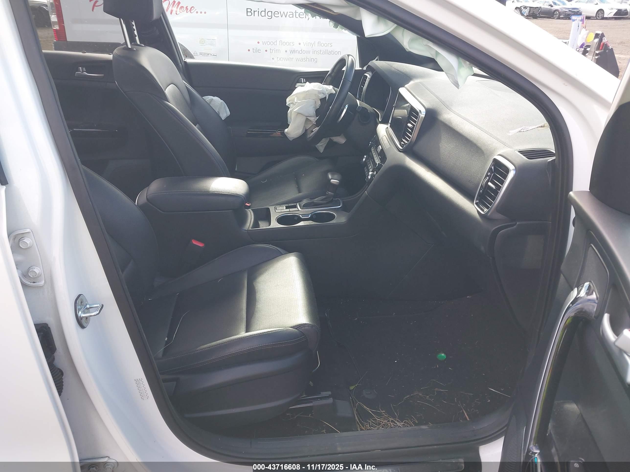 KIA SPORTAGE image 5