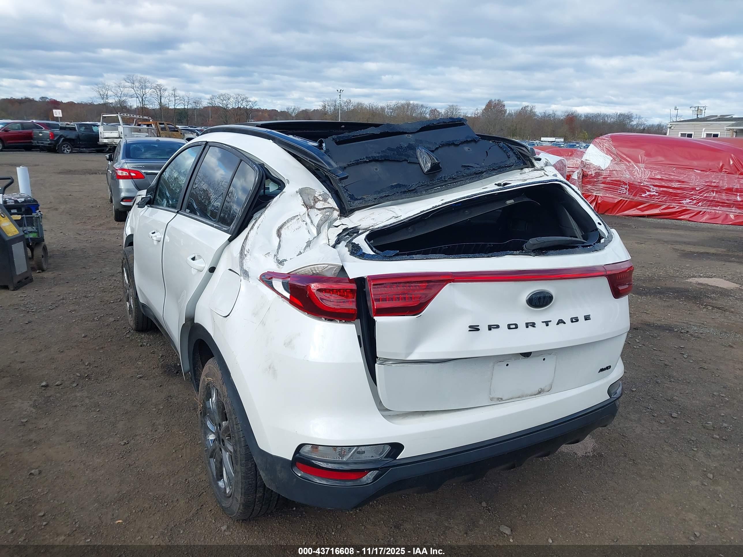 KIA SPORTAGE image 6