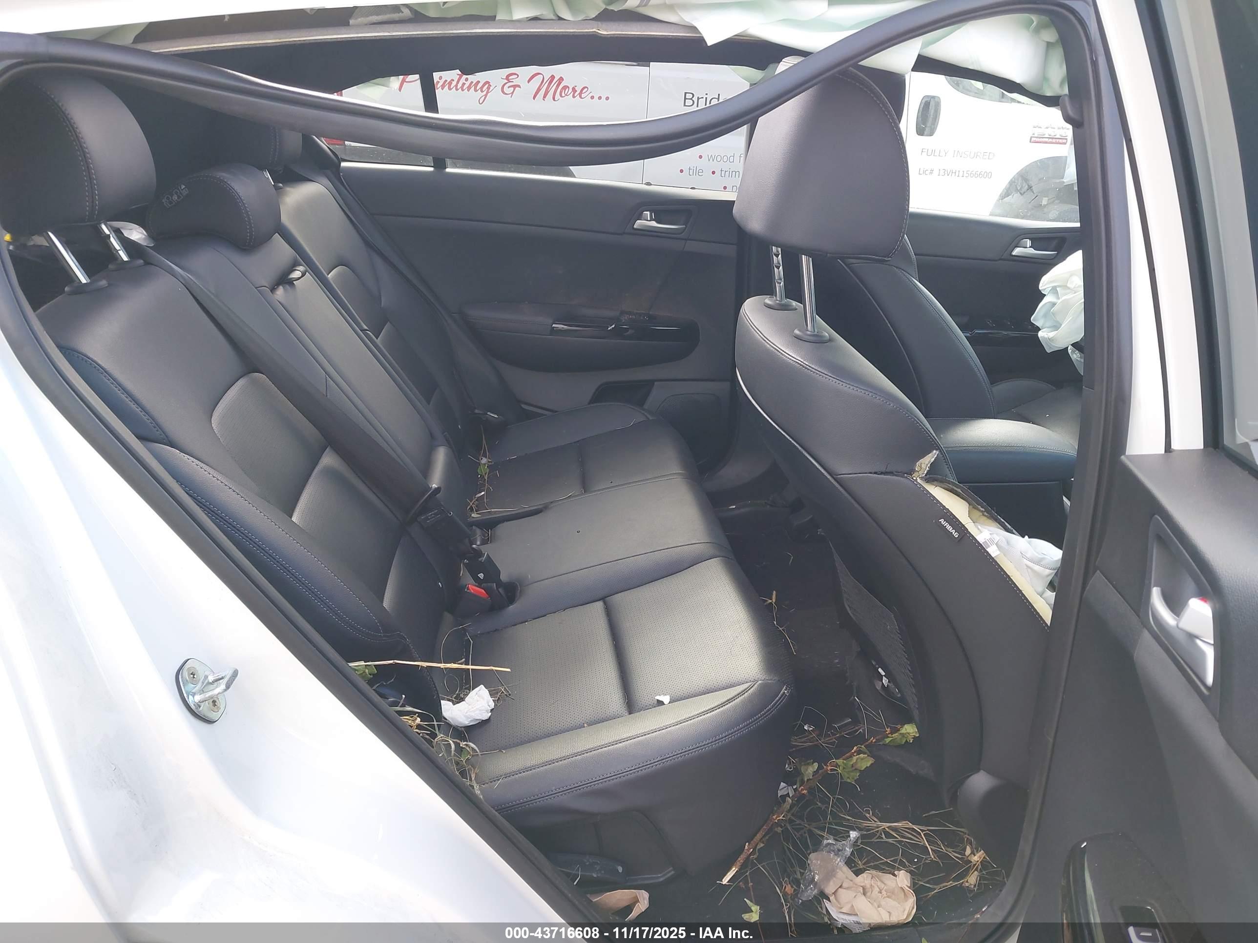 KIA SPORTAGE image 8