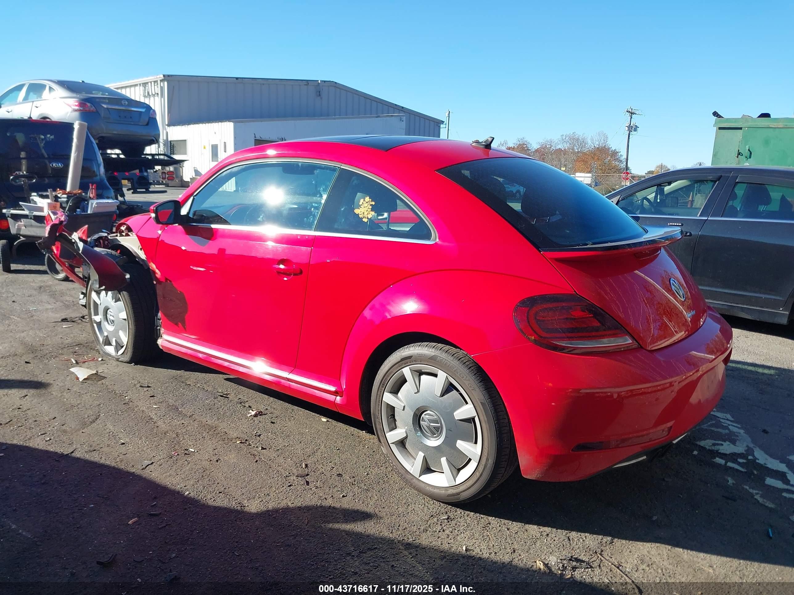 VOLKSWAGEN BEETLE image 3