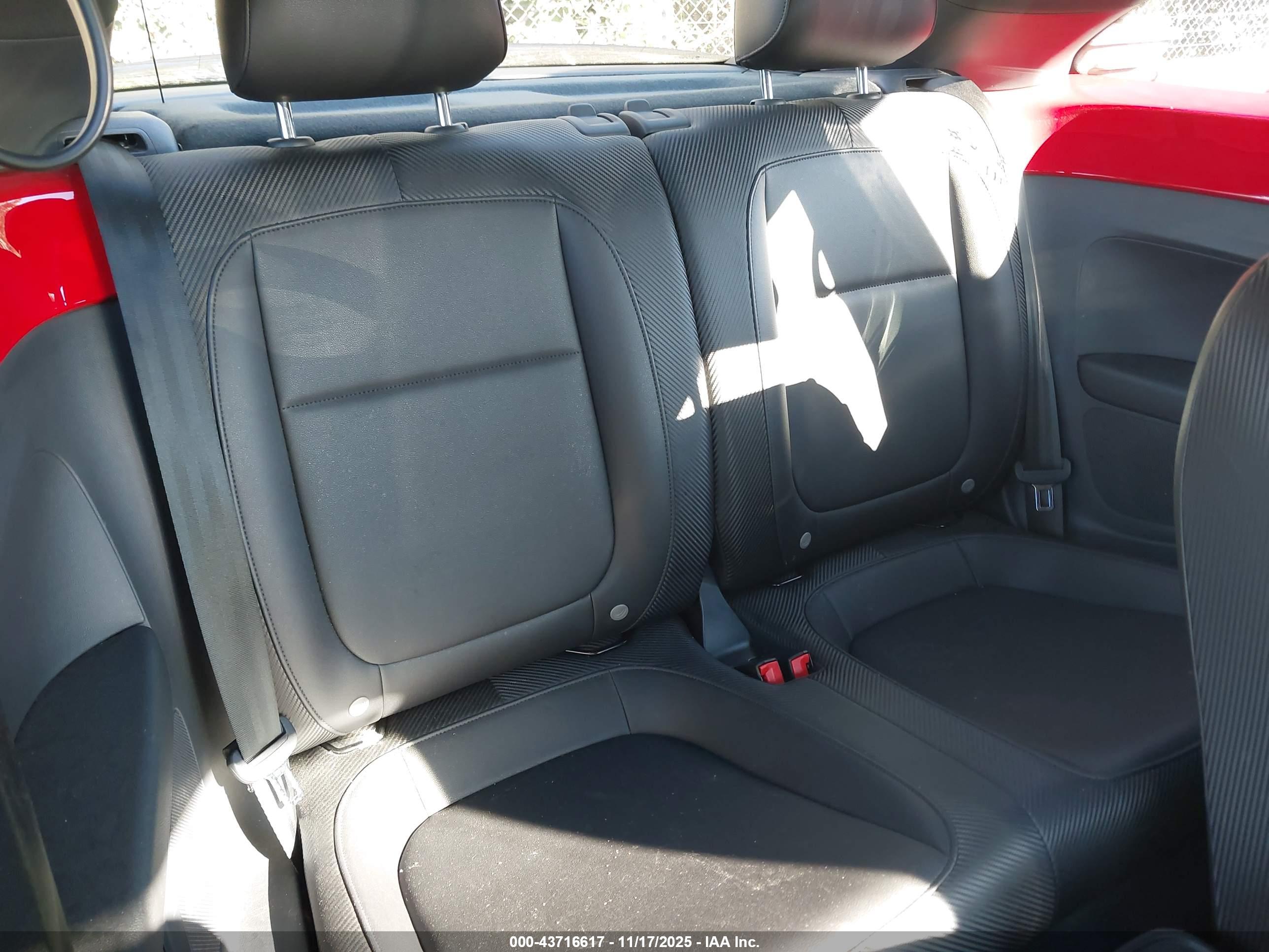 VOLKSWAGEN BEETLE image 8