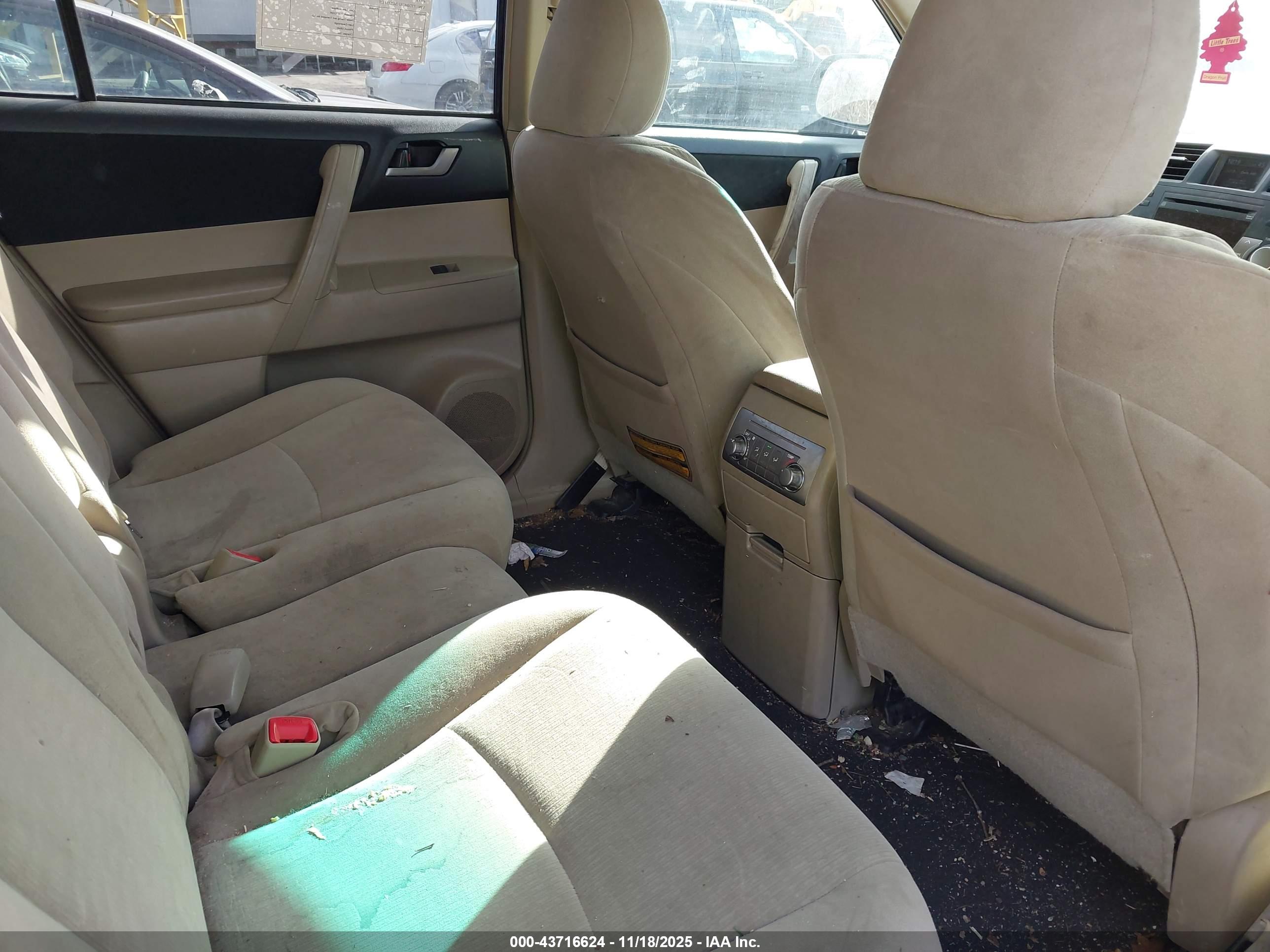 TOYOTA HIGHLANDER image 8