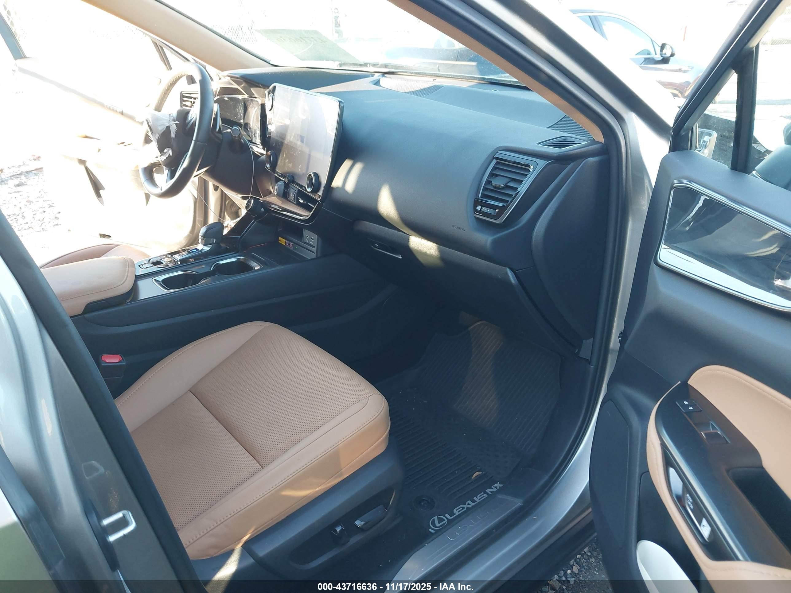 LEXUS NX image 5