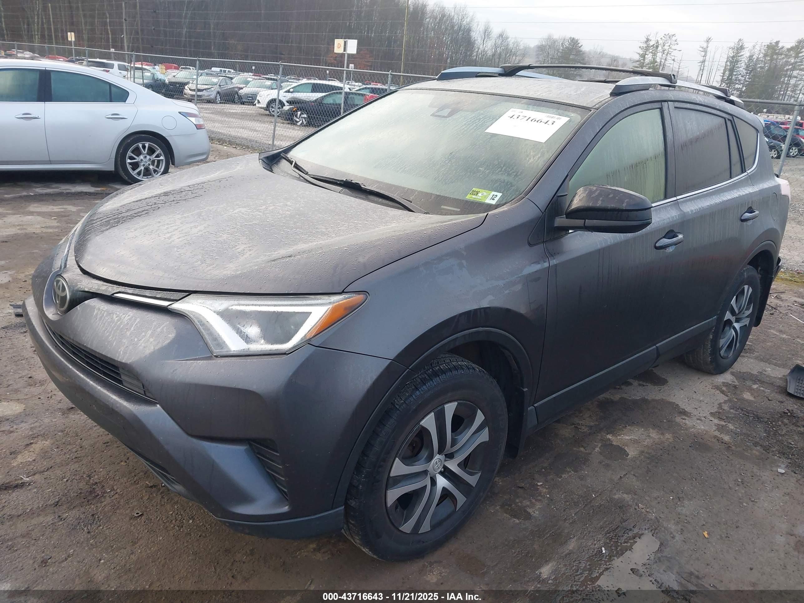 TOYOTA RAV4 image 2