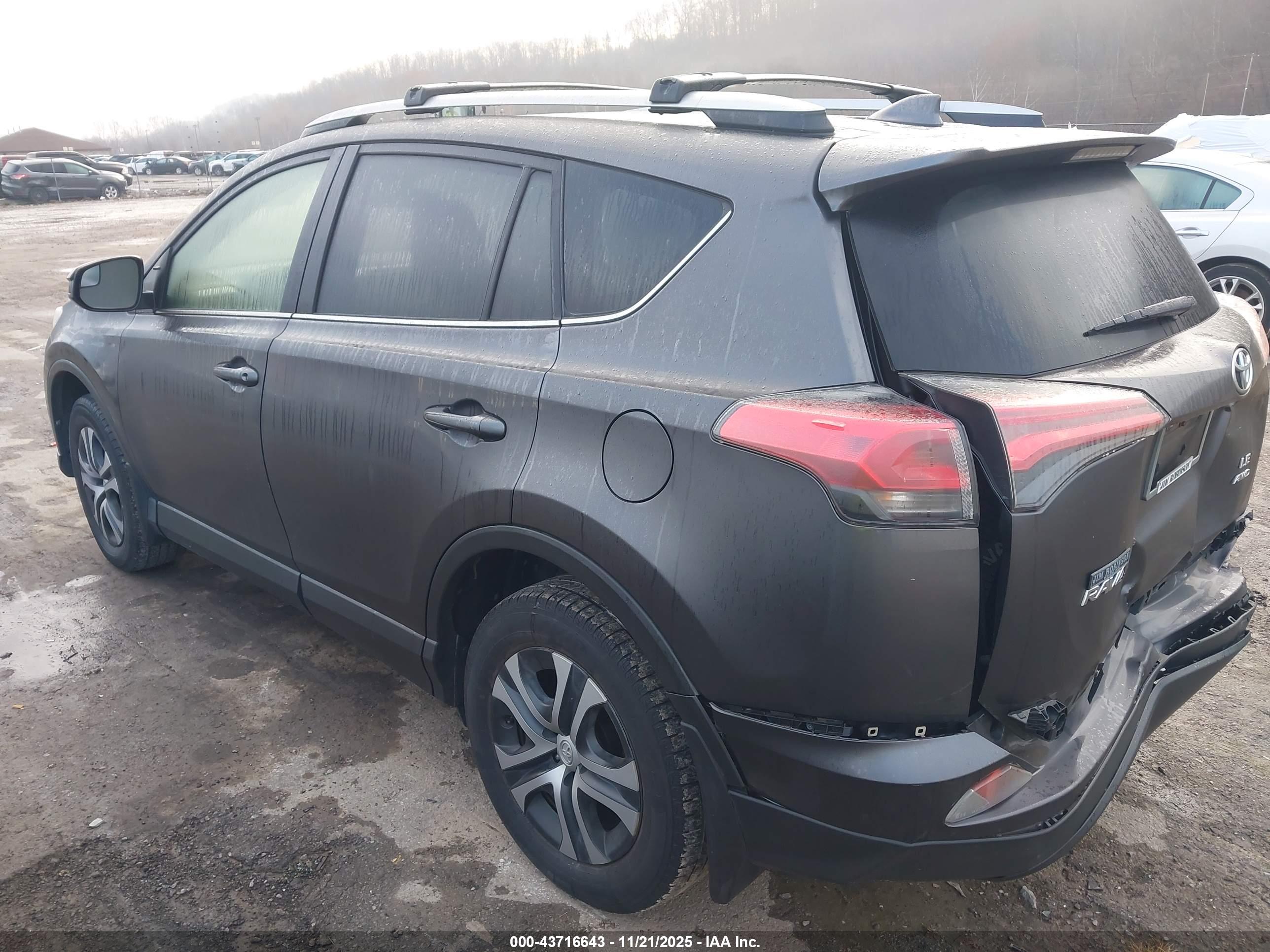 TOYOTA RAV4 image 3