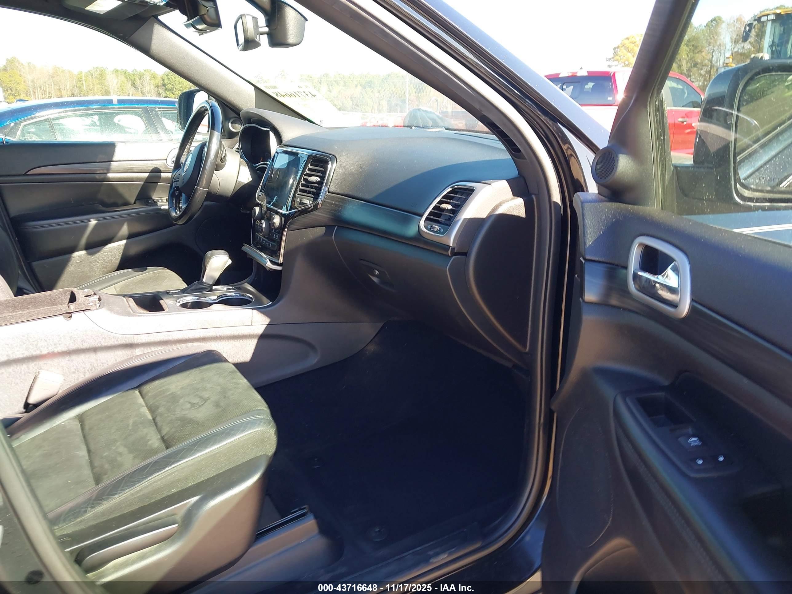 JEEP GRAND image 5