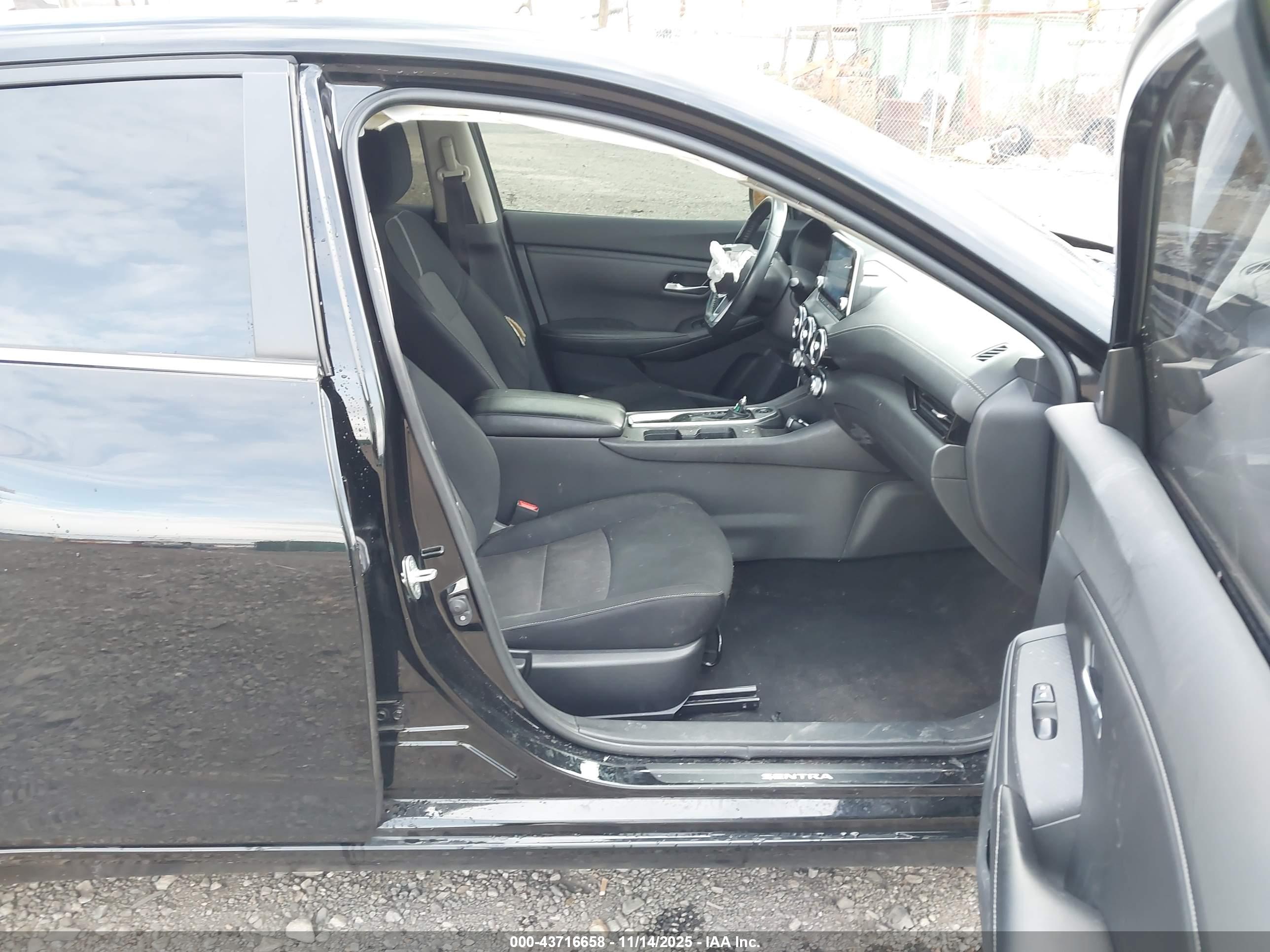 NISSAN SENTRA image 5