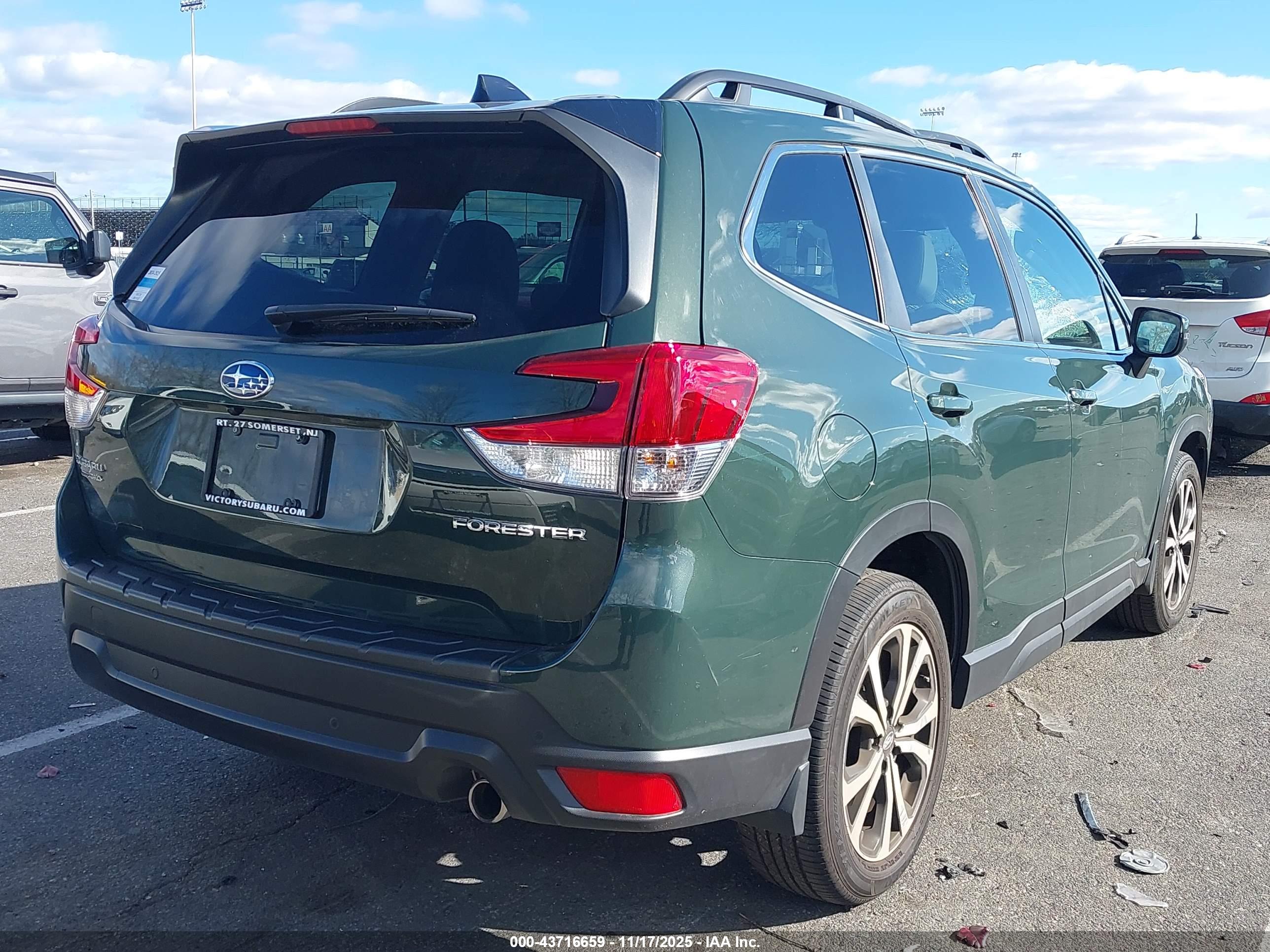 SUBARU FORESTER image 4