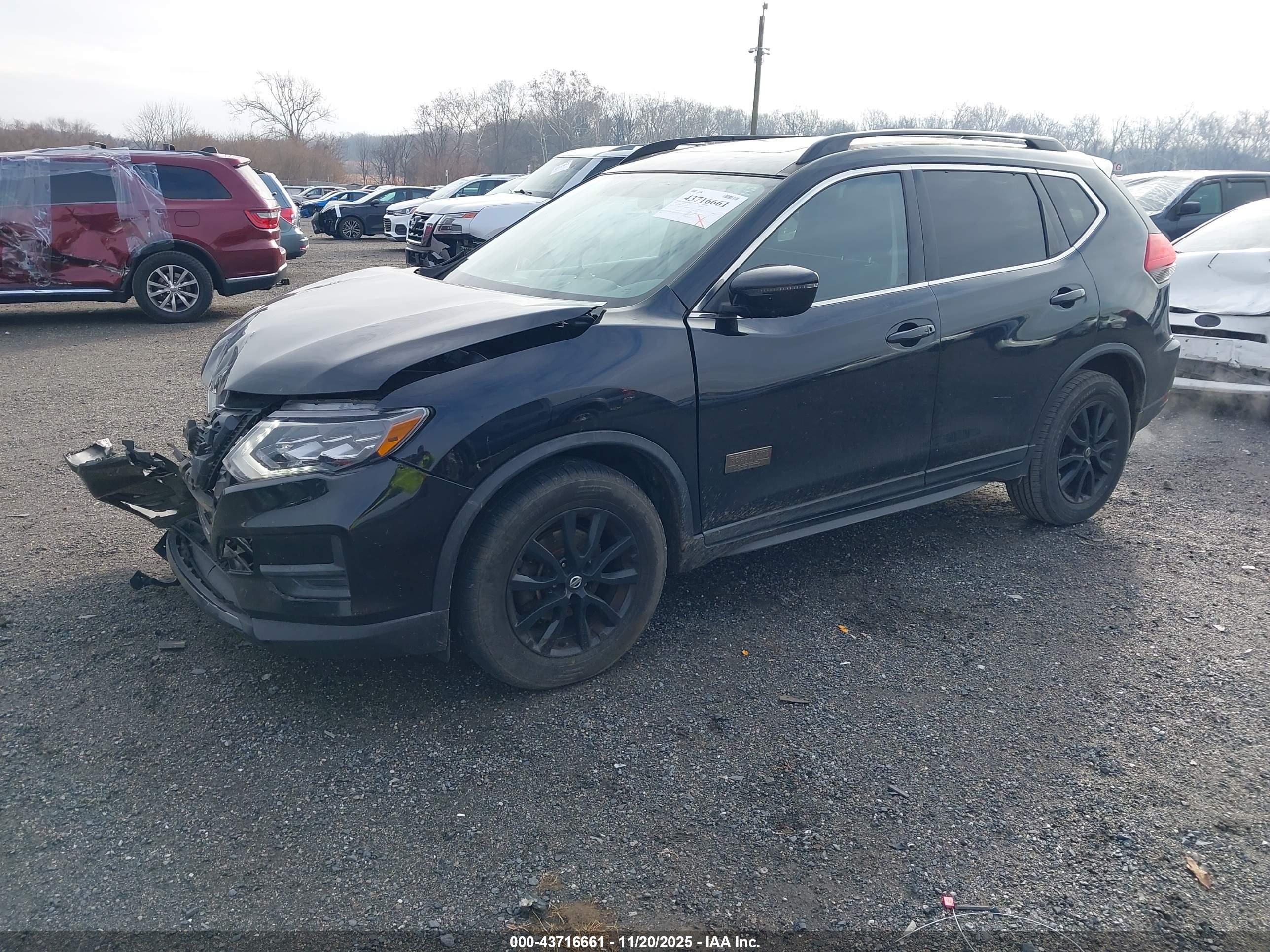 NISSAN ROGUE image 2