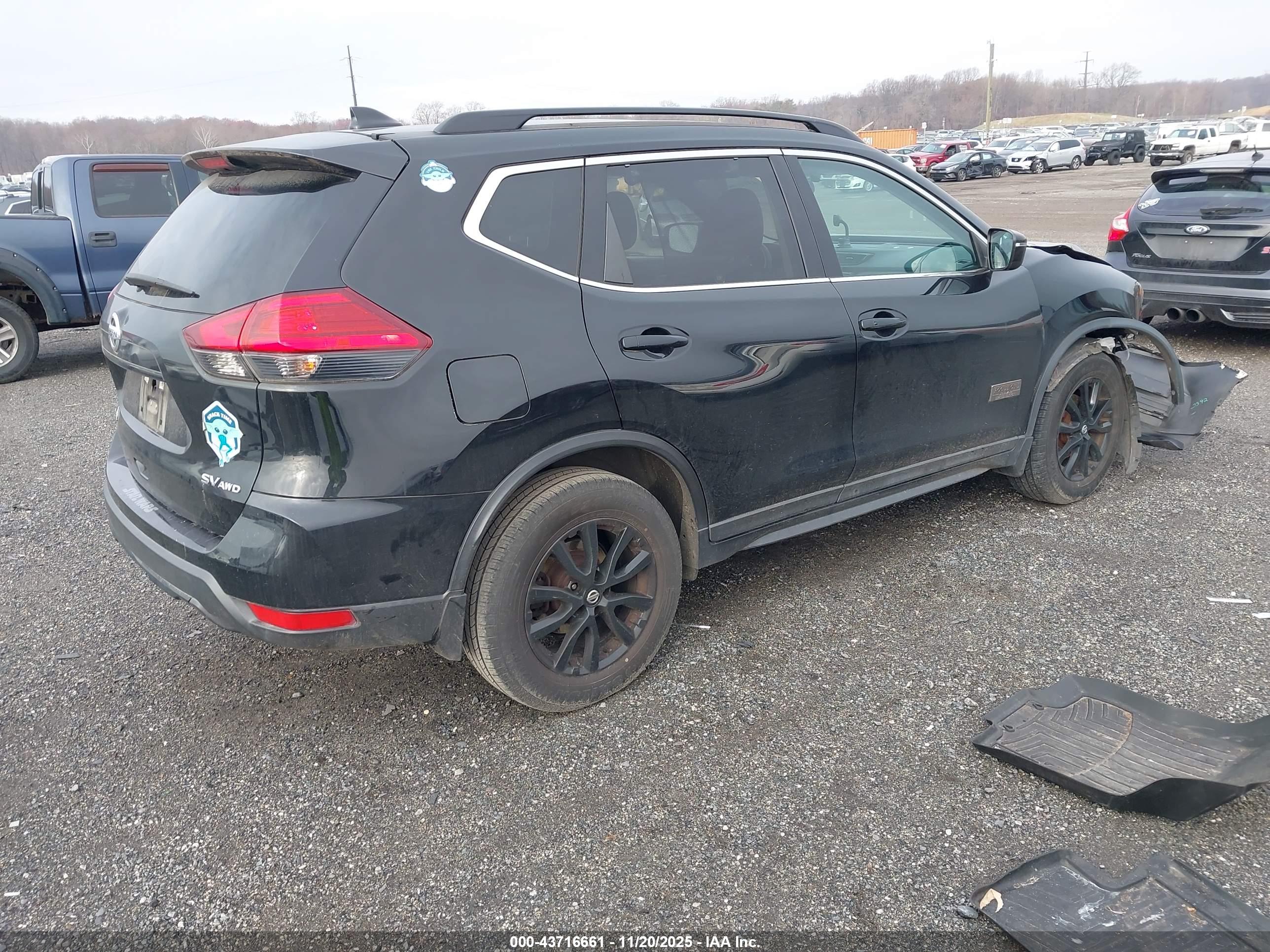 NISSAN ROGUE image 4