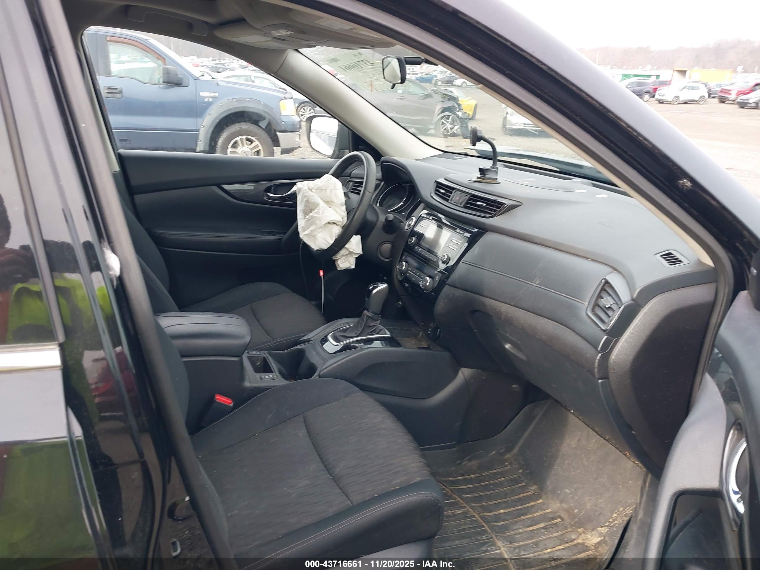 NISSAN ROGUE image 5