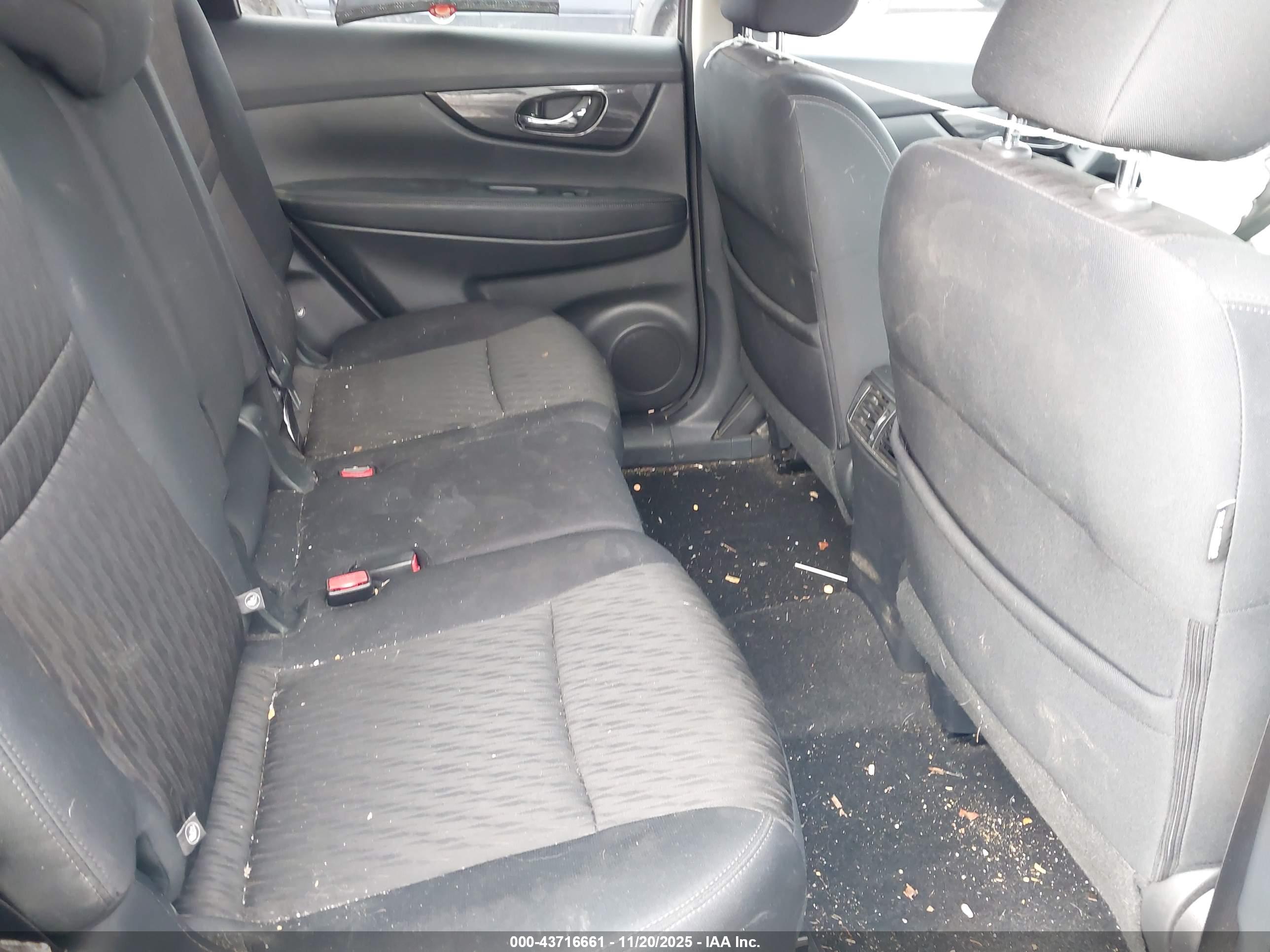 NISSAN ROGUE image 8