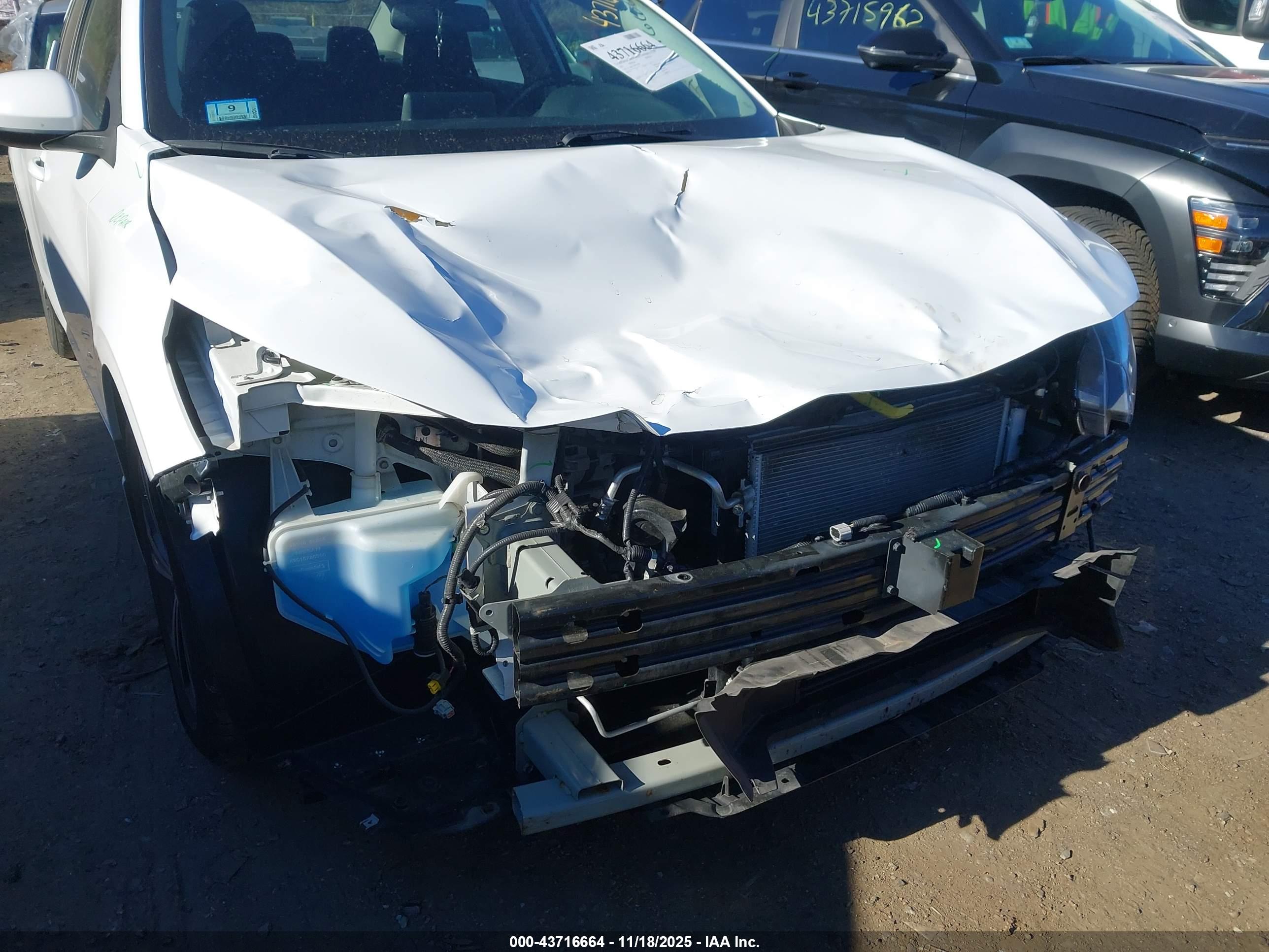 NISSAN SENTRA image 6