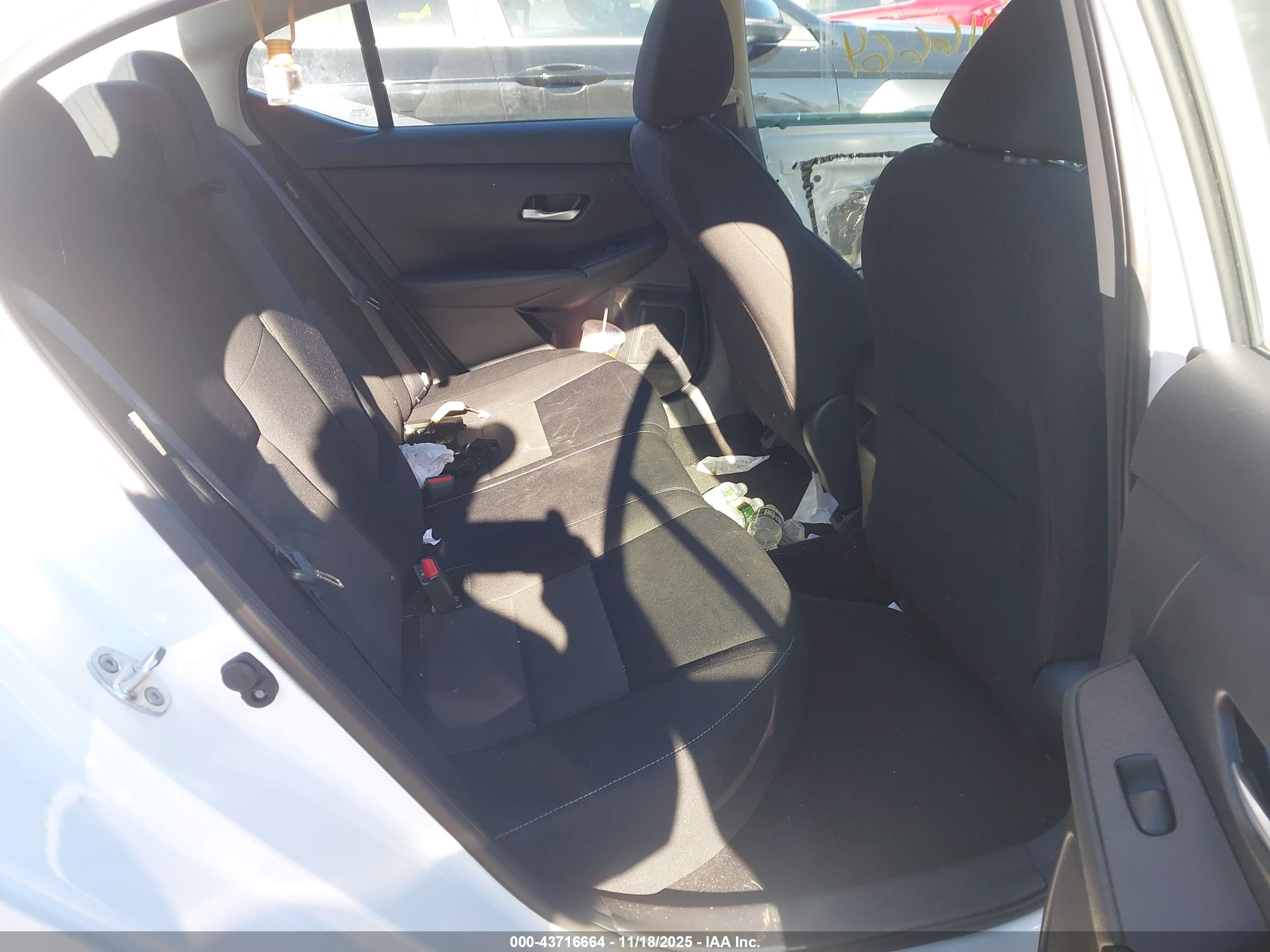 NISSAN SENTRA image 8