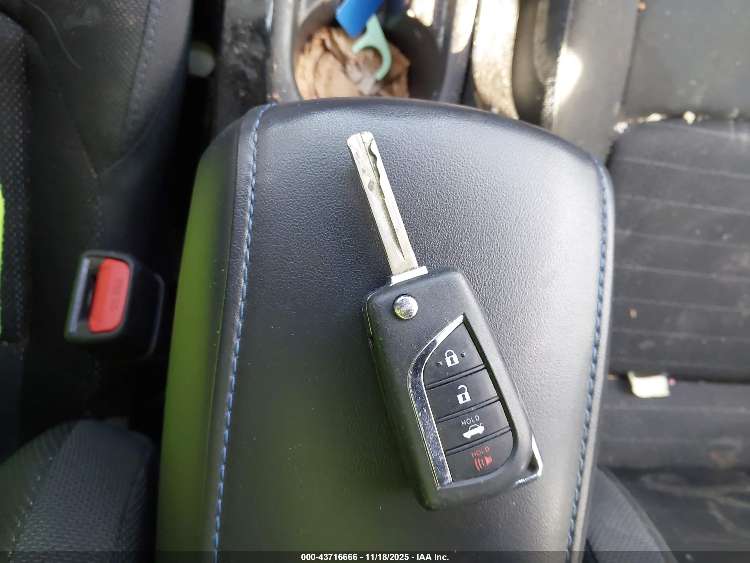 TOYOTA COROLLA image 11