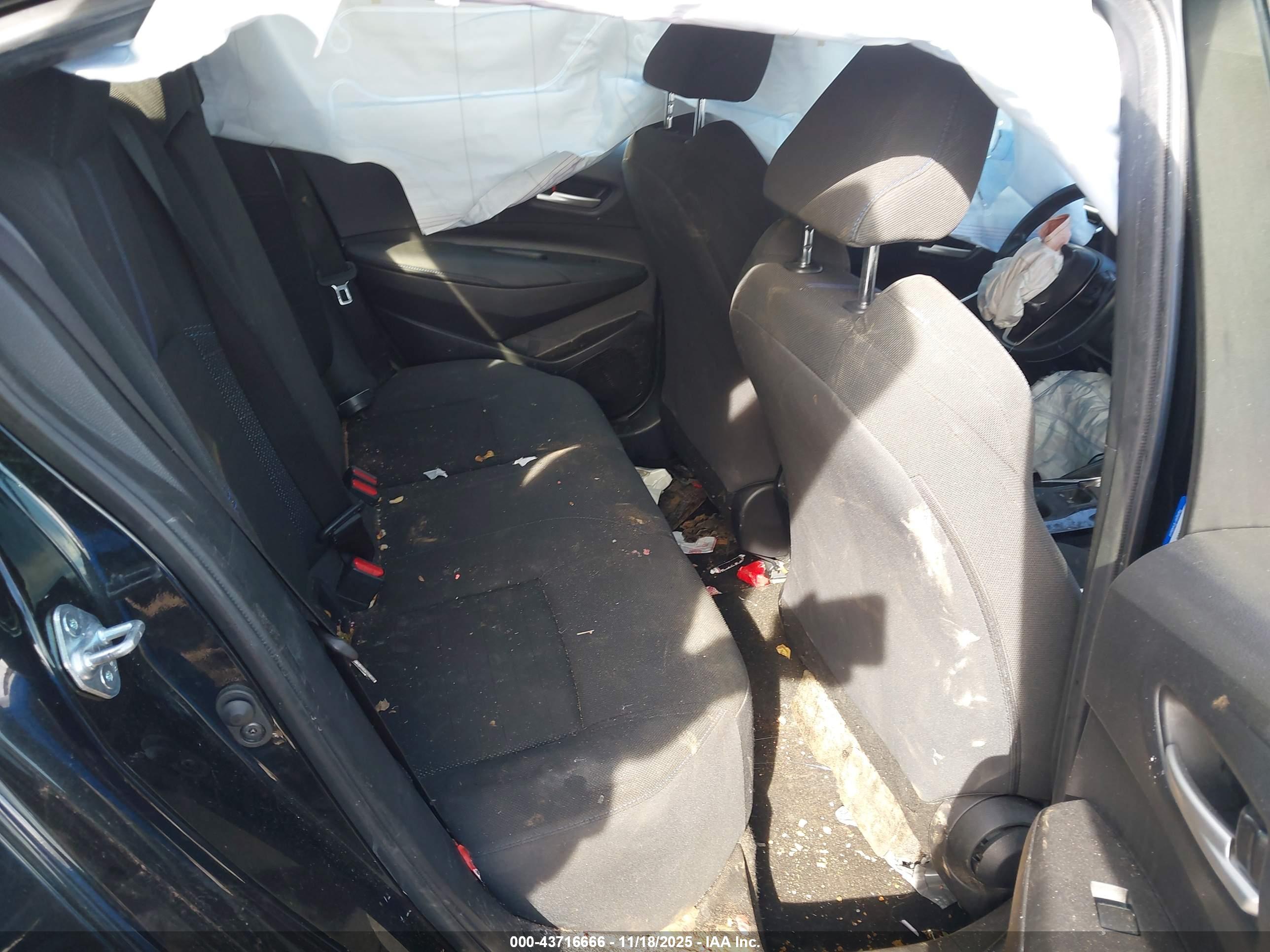 TOYOTA COROLLA image 8
