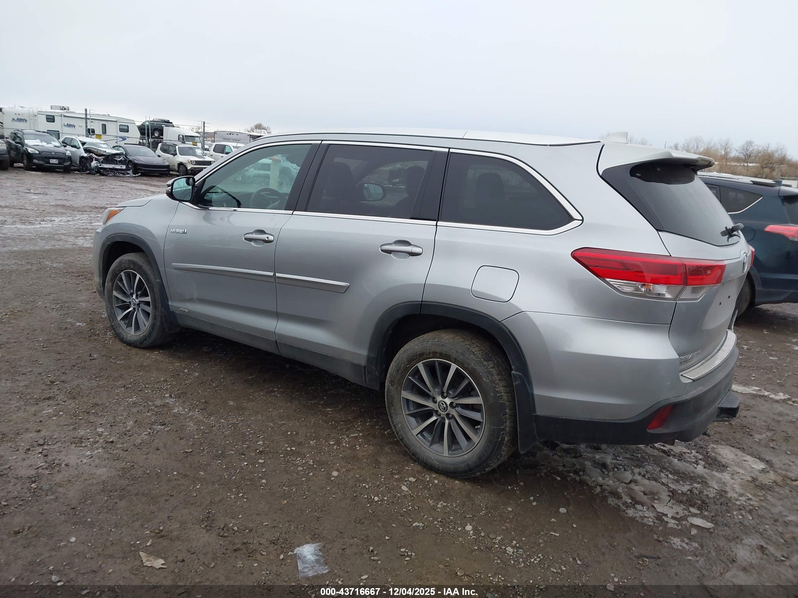 TOYOTA HIGHLANDER image 3