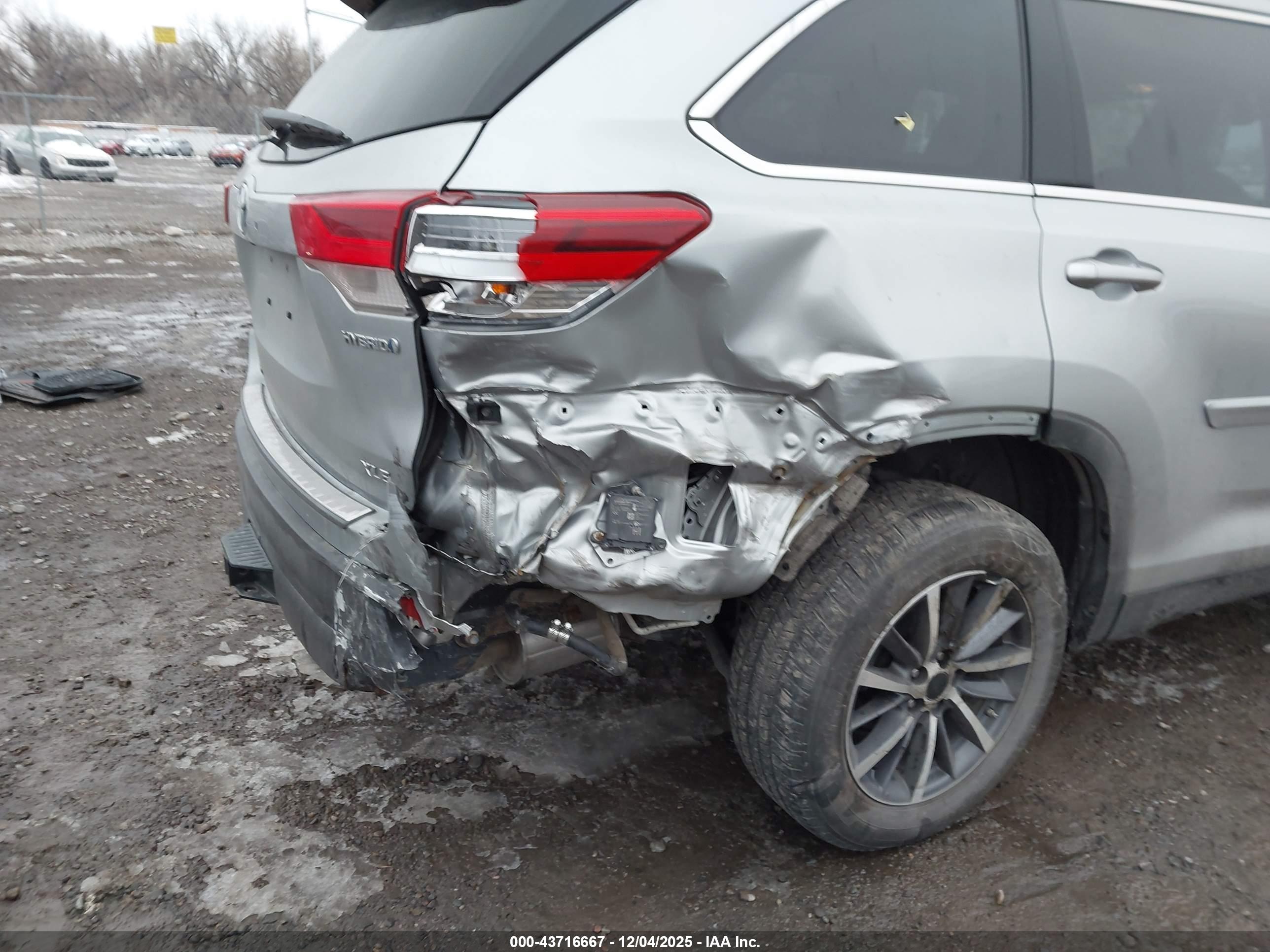 TOYOTA HIGHLANDER image 6