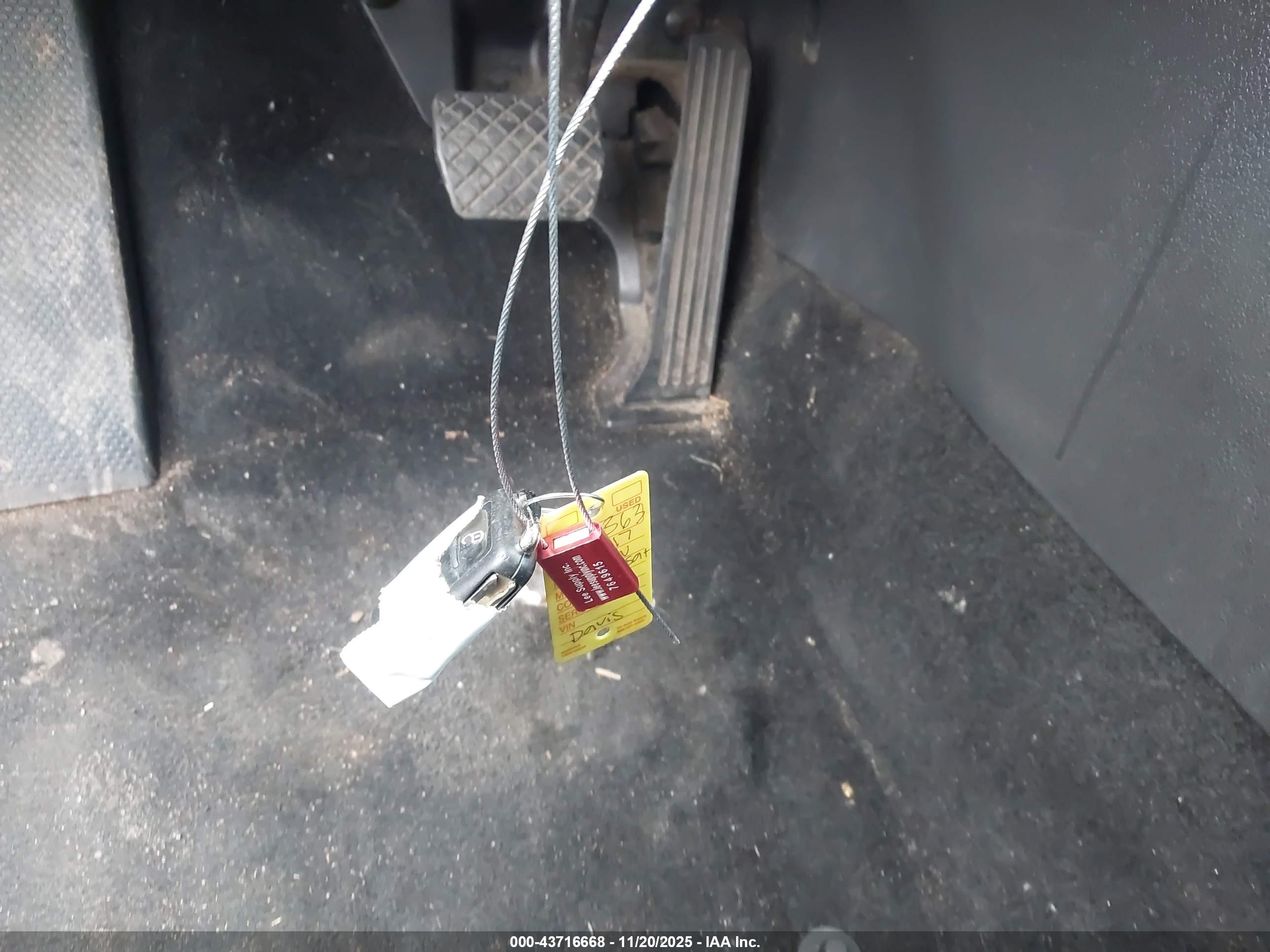VOLKSWAGEN PASSAT image 11