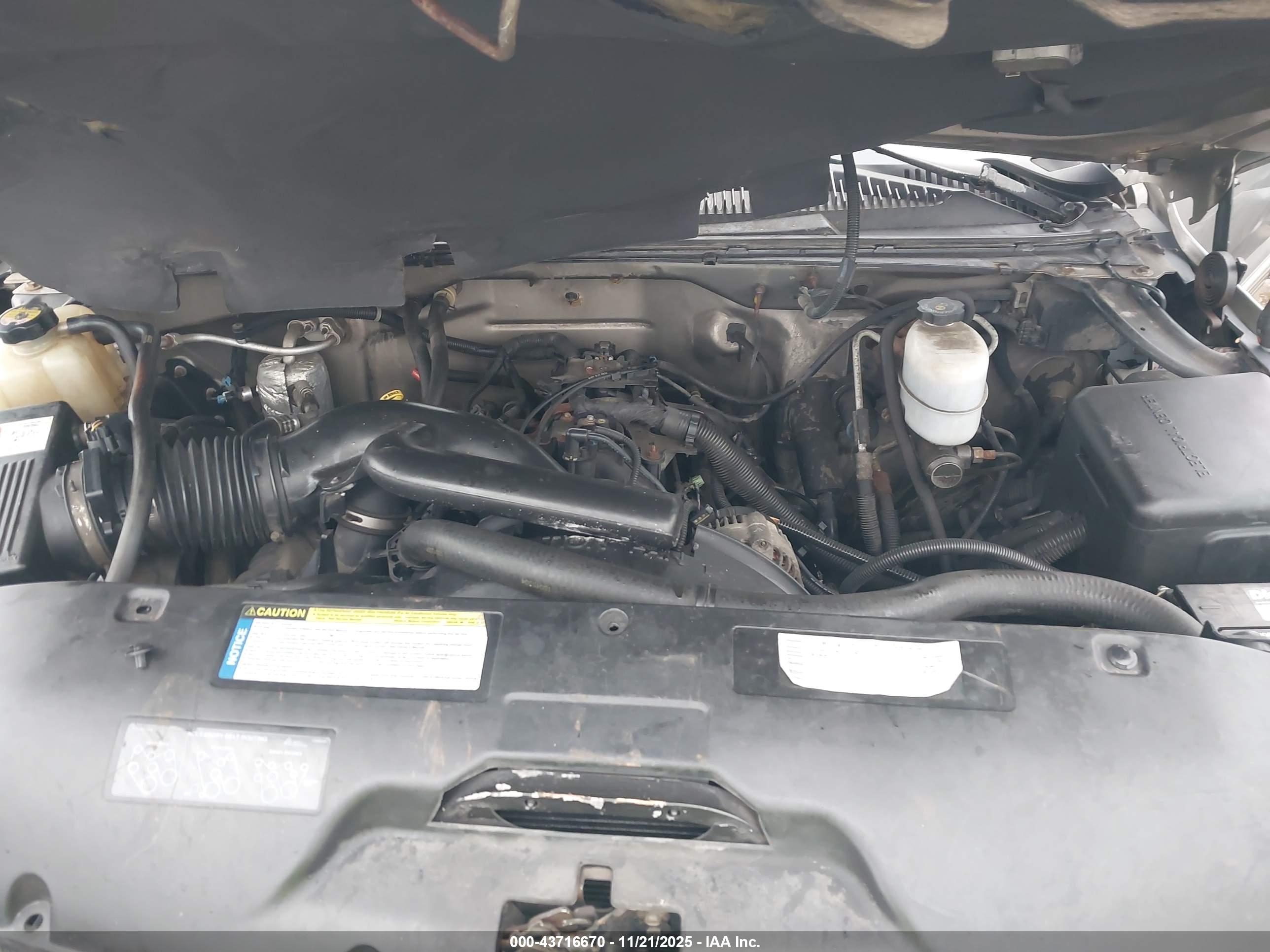 CHEVROLET SILVERADO image 10