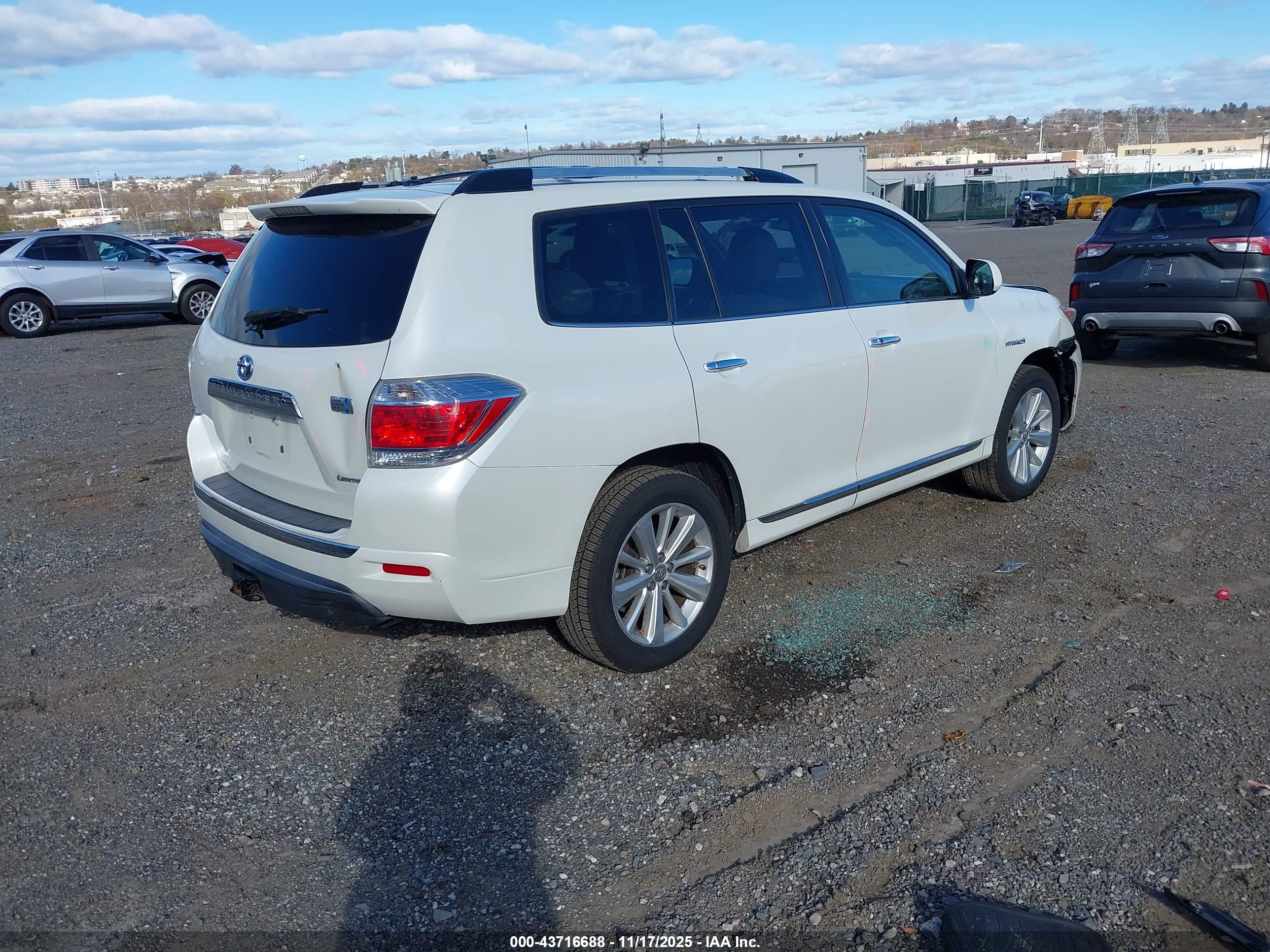 TOYOTA HIGHLANDER image 4