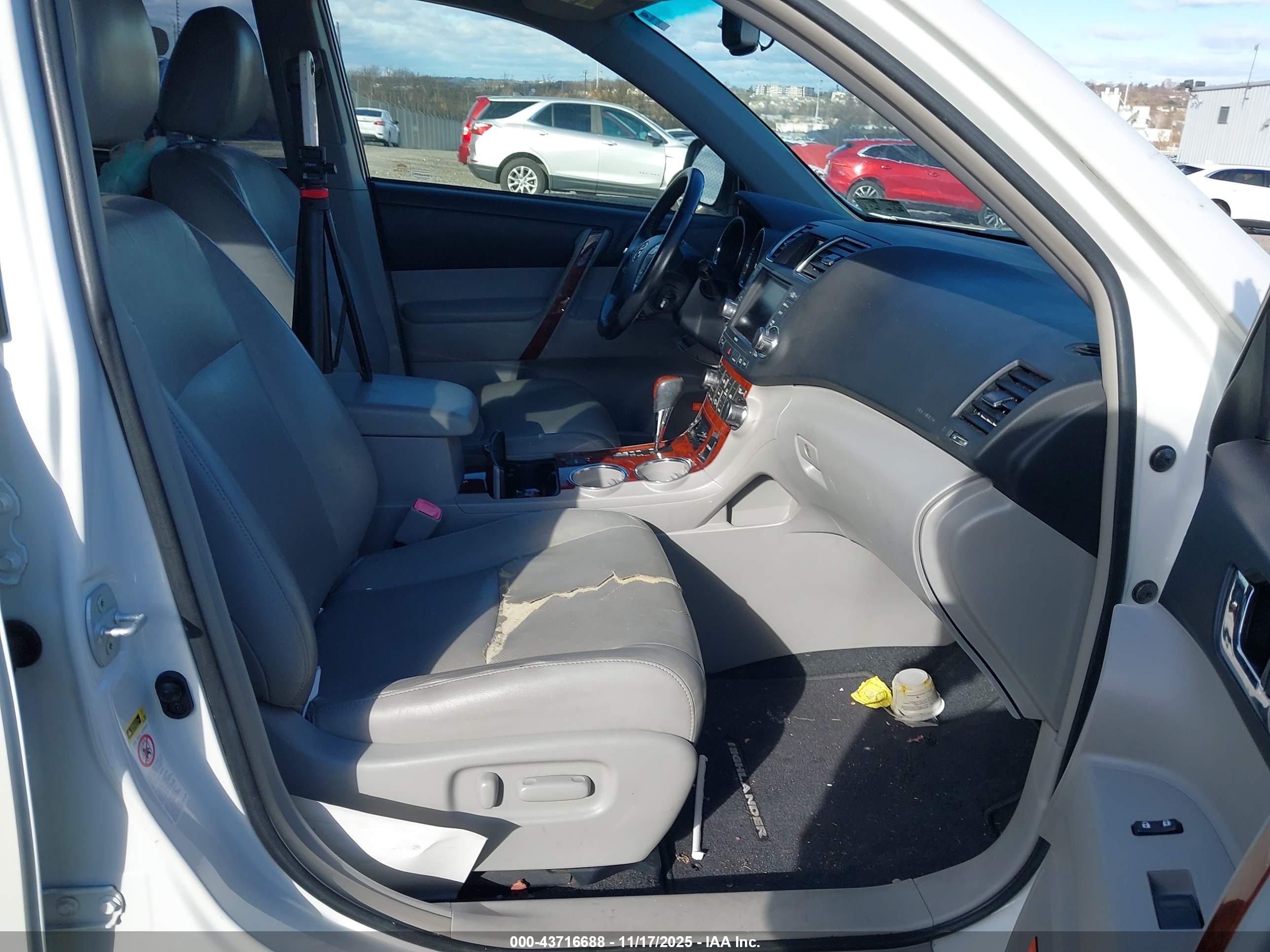 TOYOTA HIGHLANDER image 5