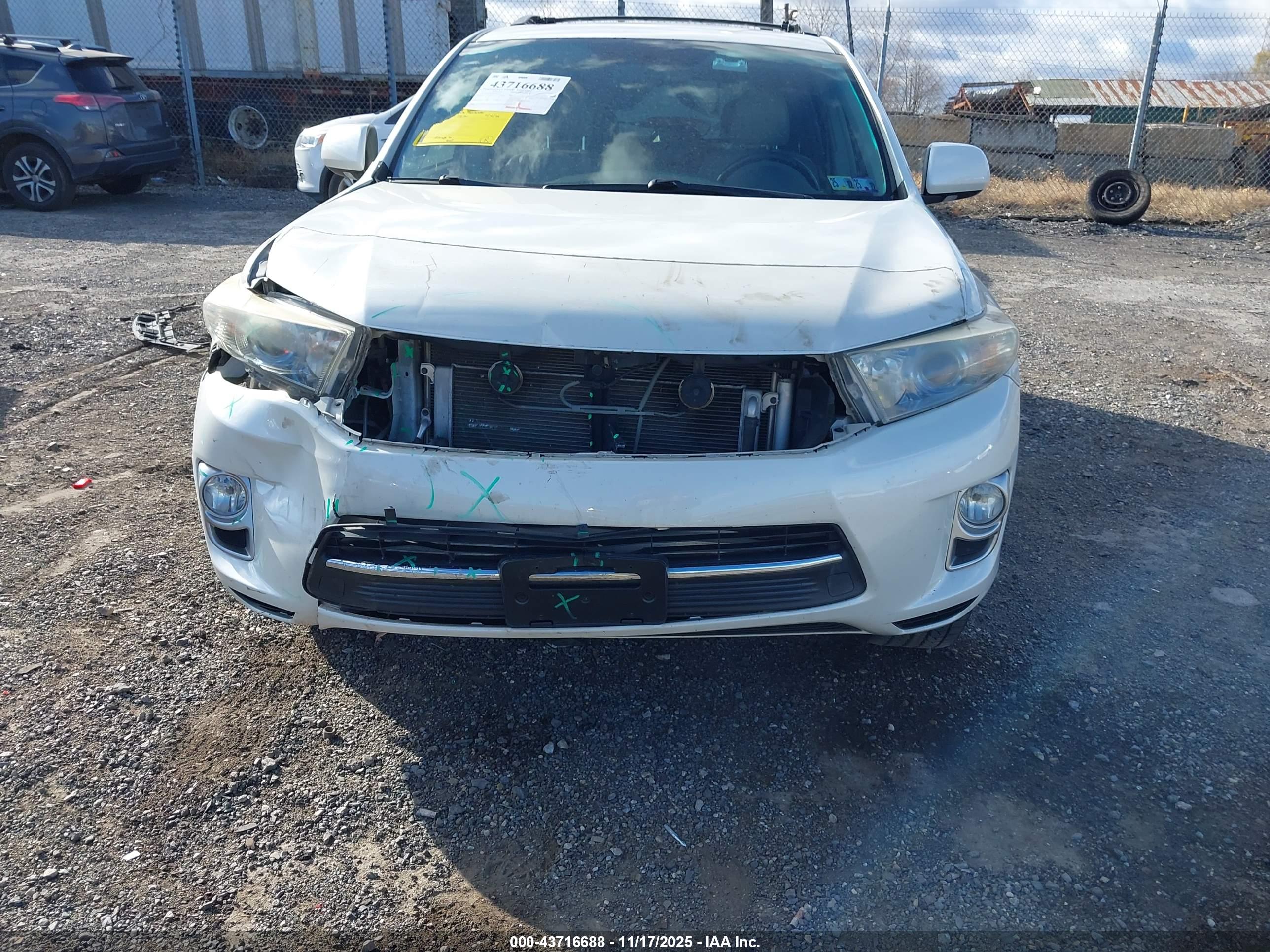 TOYOTA HIGHLANDER image 6