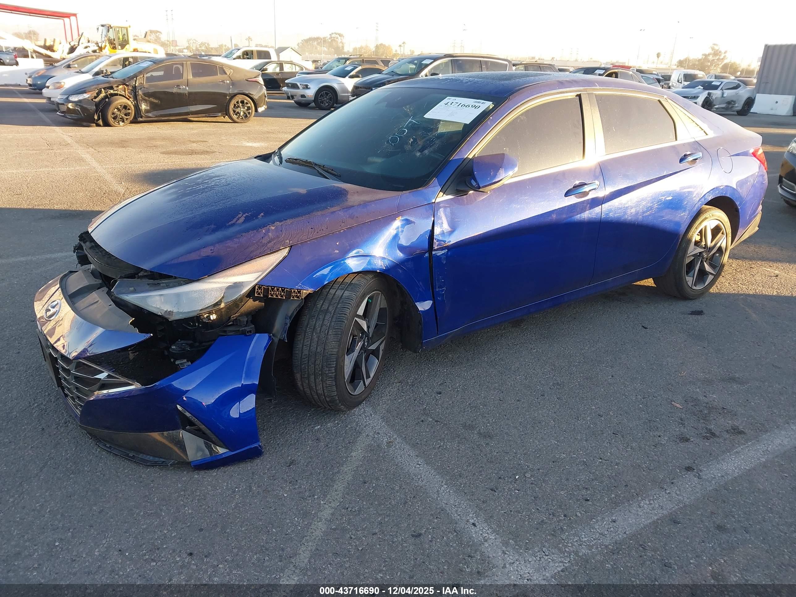 HYUNDAI ELANTRA image 2