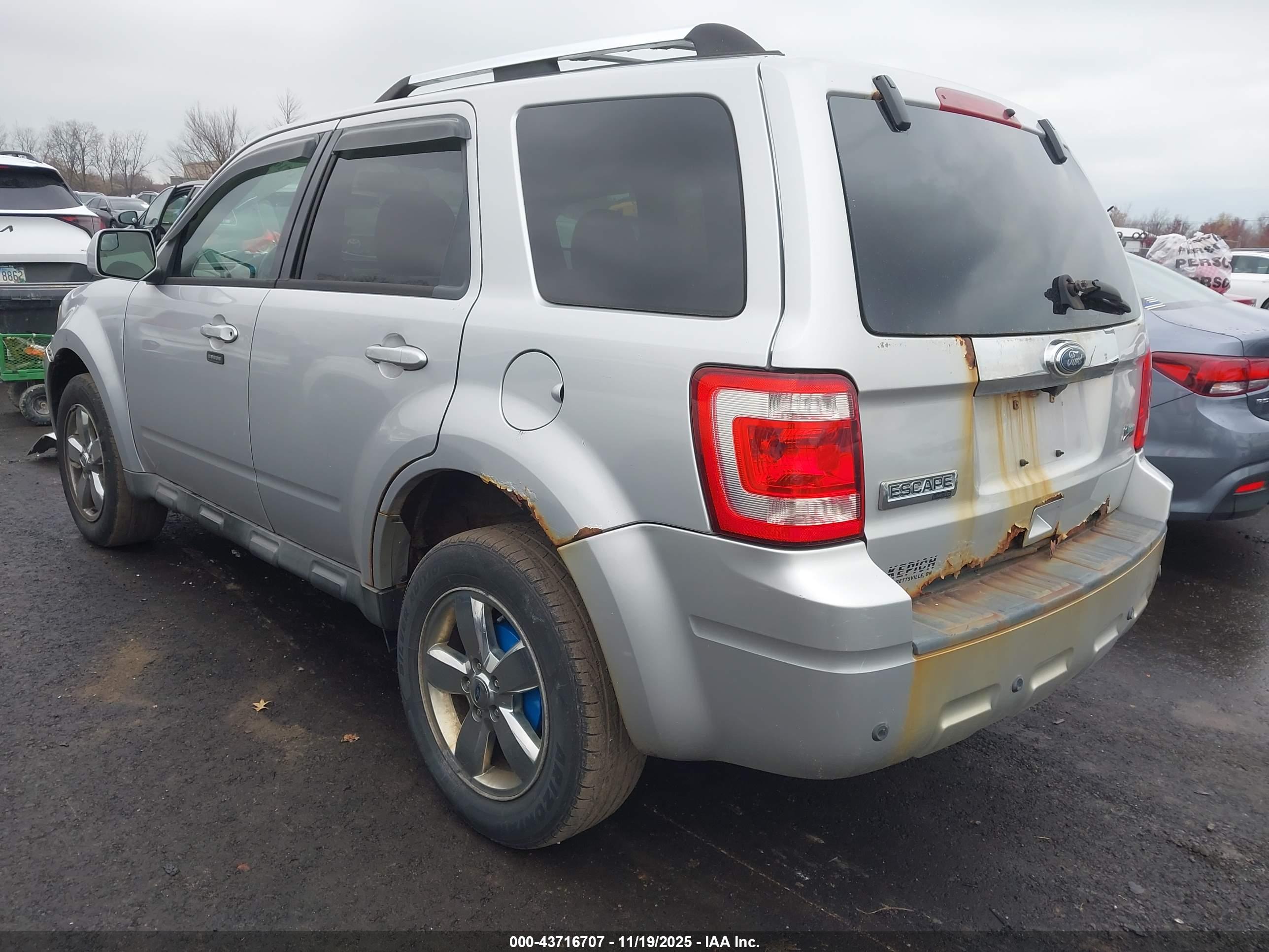 FORD ESCAPE image 3