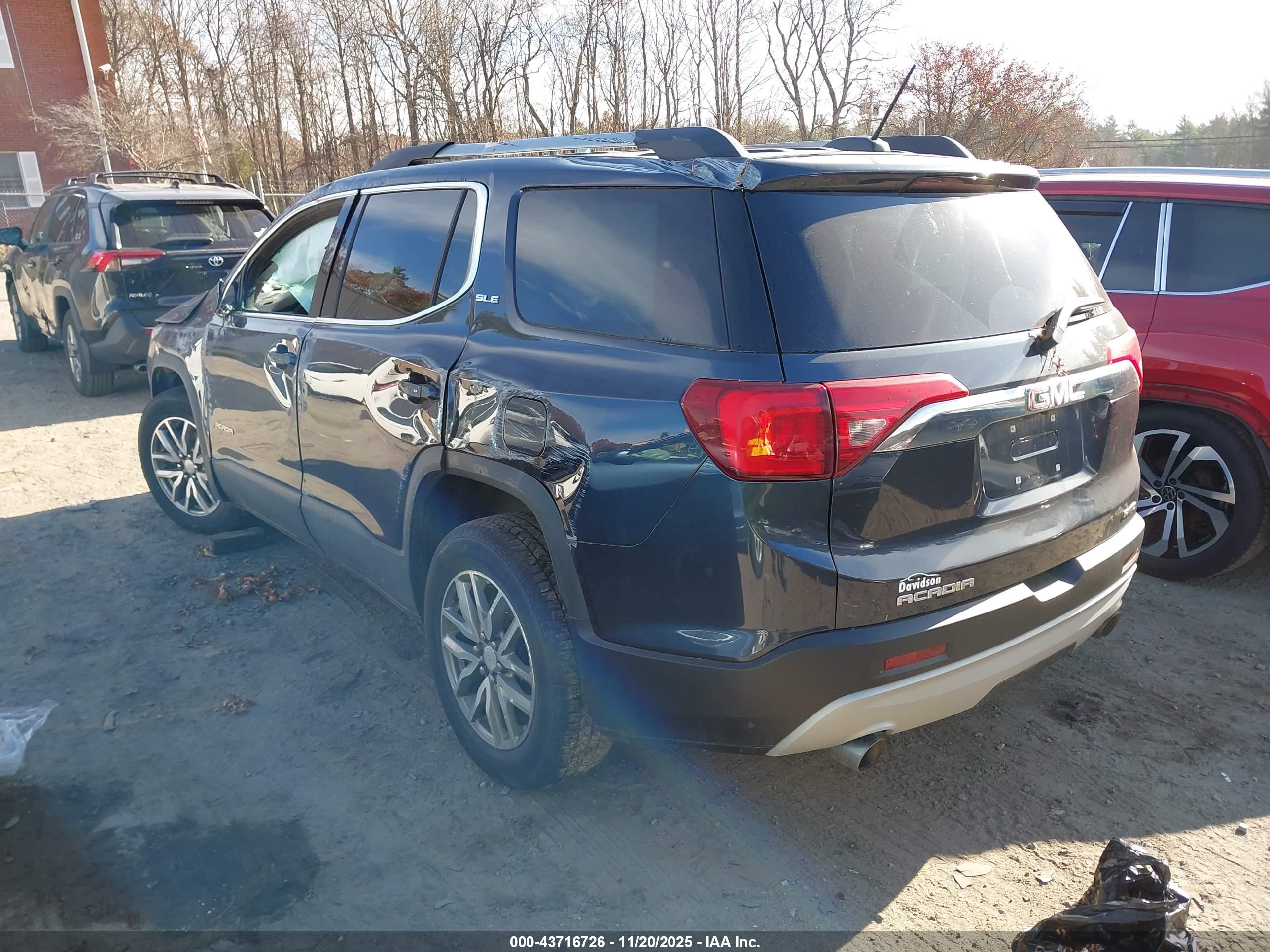 GMC ACADIA image 3