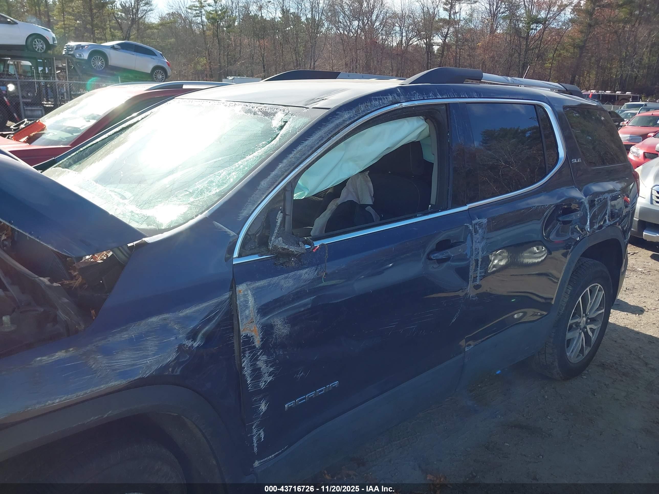 GMC ACADIA image 6
