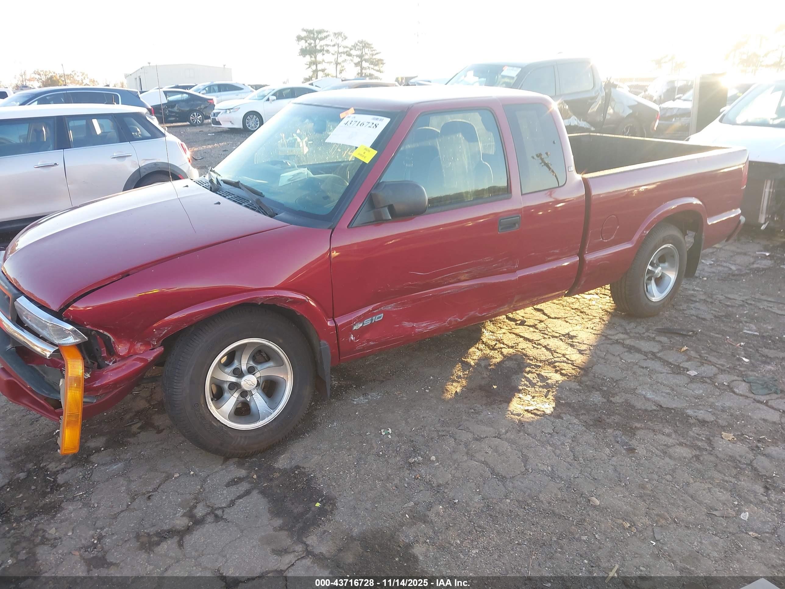 CHEVROLET S-10 image 2