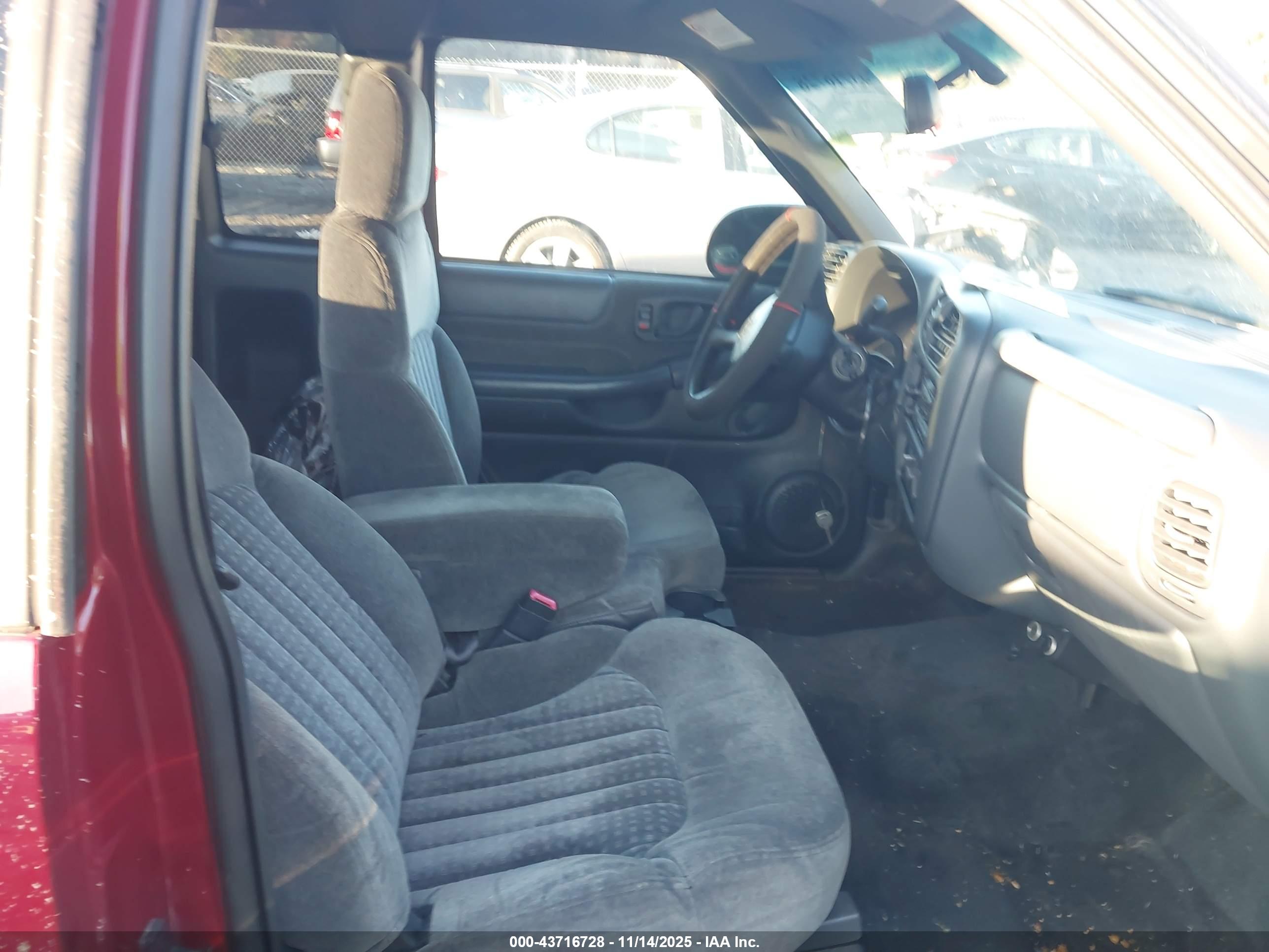 CHEVROLET S-10 image 8