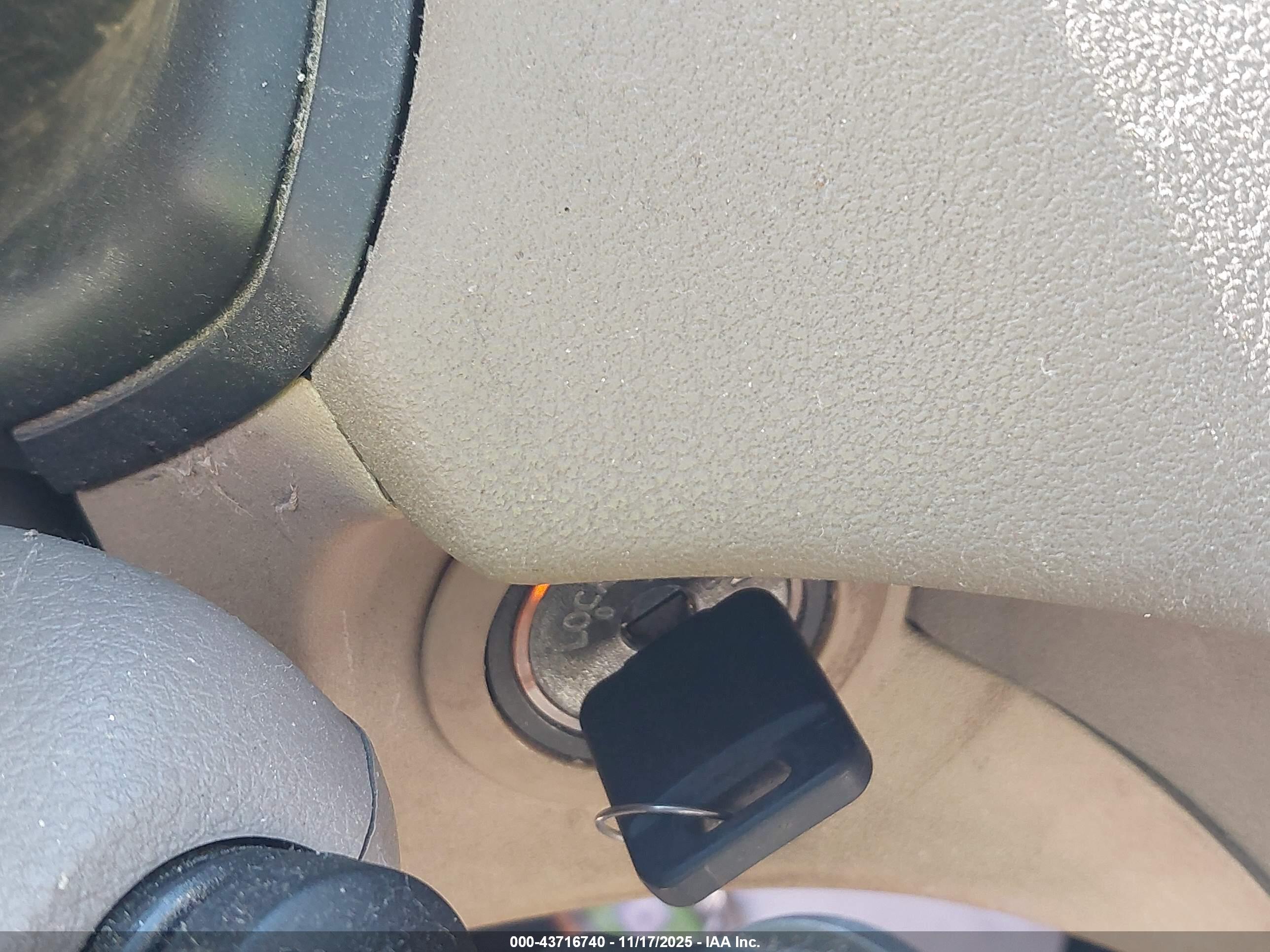 NISSAN QUEST image 11