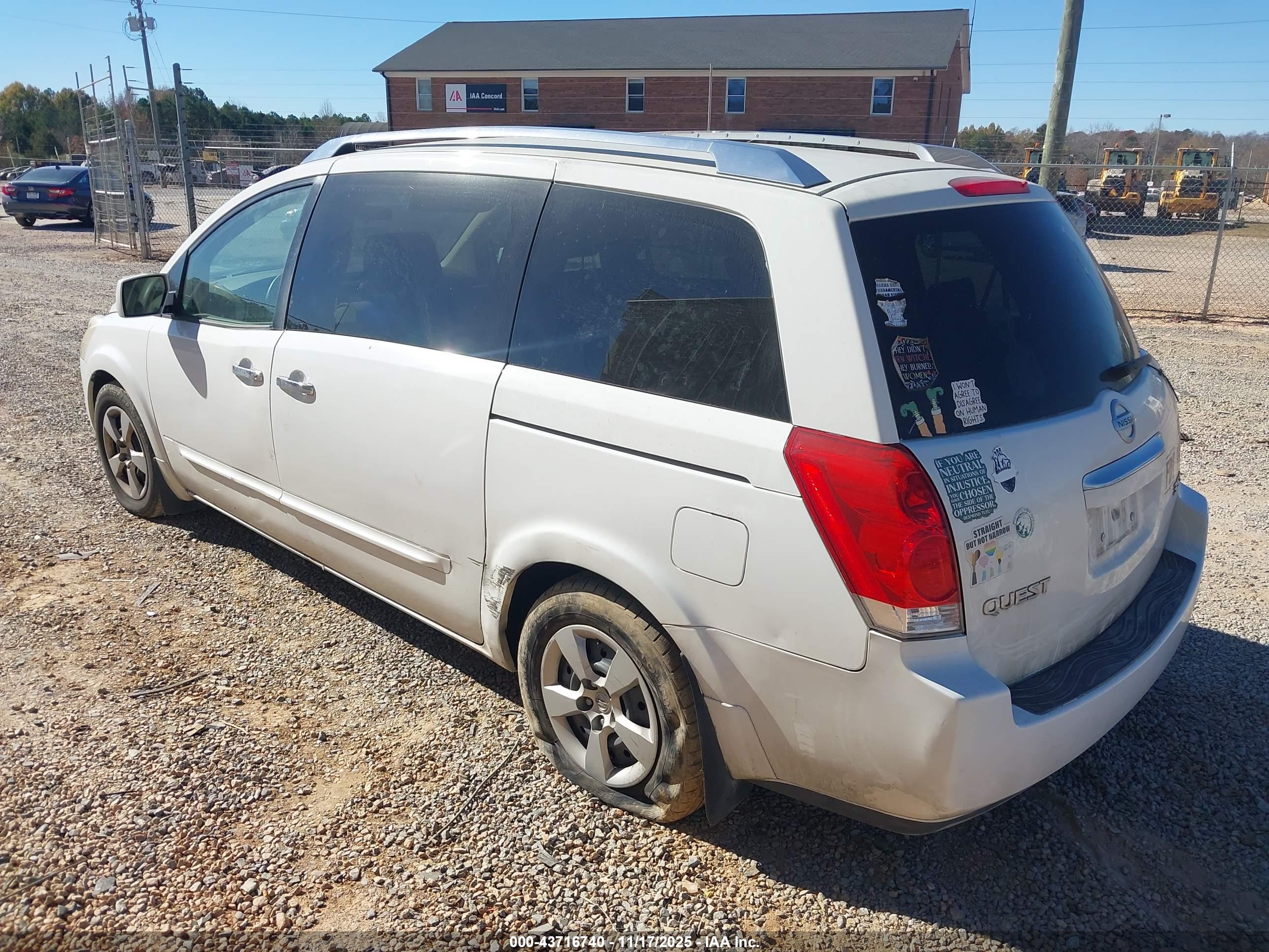 NISSAN QUEST image 3