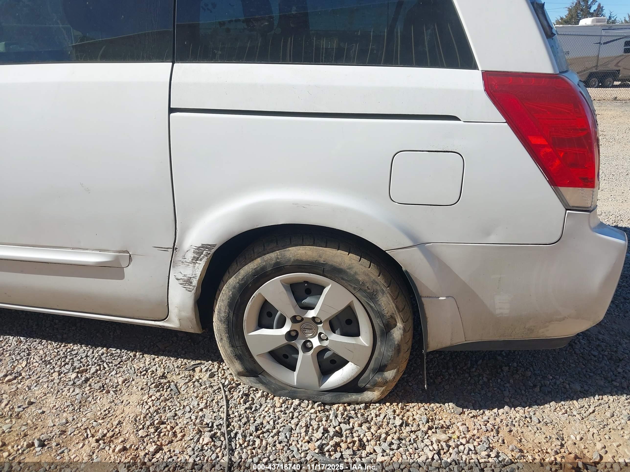 NISSAN QUEST image 6